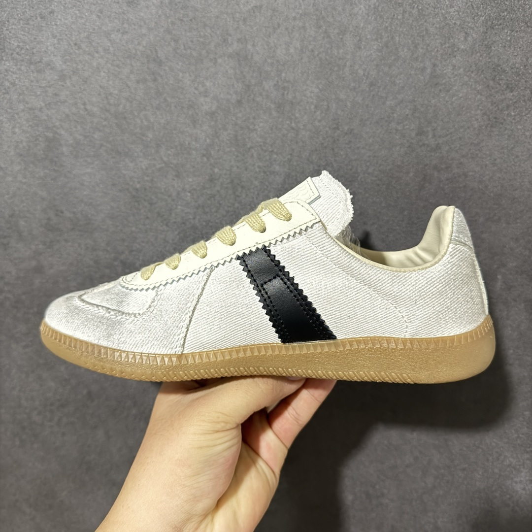 图片[2]-【YH版本】​Maison Margiela MM6梅森马吉拉Replica 休闲低帮德训鞋 性价比跑量 高端工艺盒 原盒配件 采用布面和皮革拼接，橡胶底耐磨防滑，打造欧美时尚。该鞋款的外观设计走在时尚前沿，其独特的风格款式构成了品牌身份重要的一部分。 尺码： 35 36 37 38 39 40 41 42 43 44 45 46-选品中心