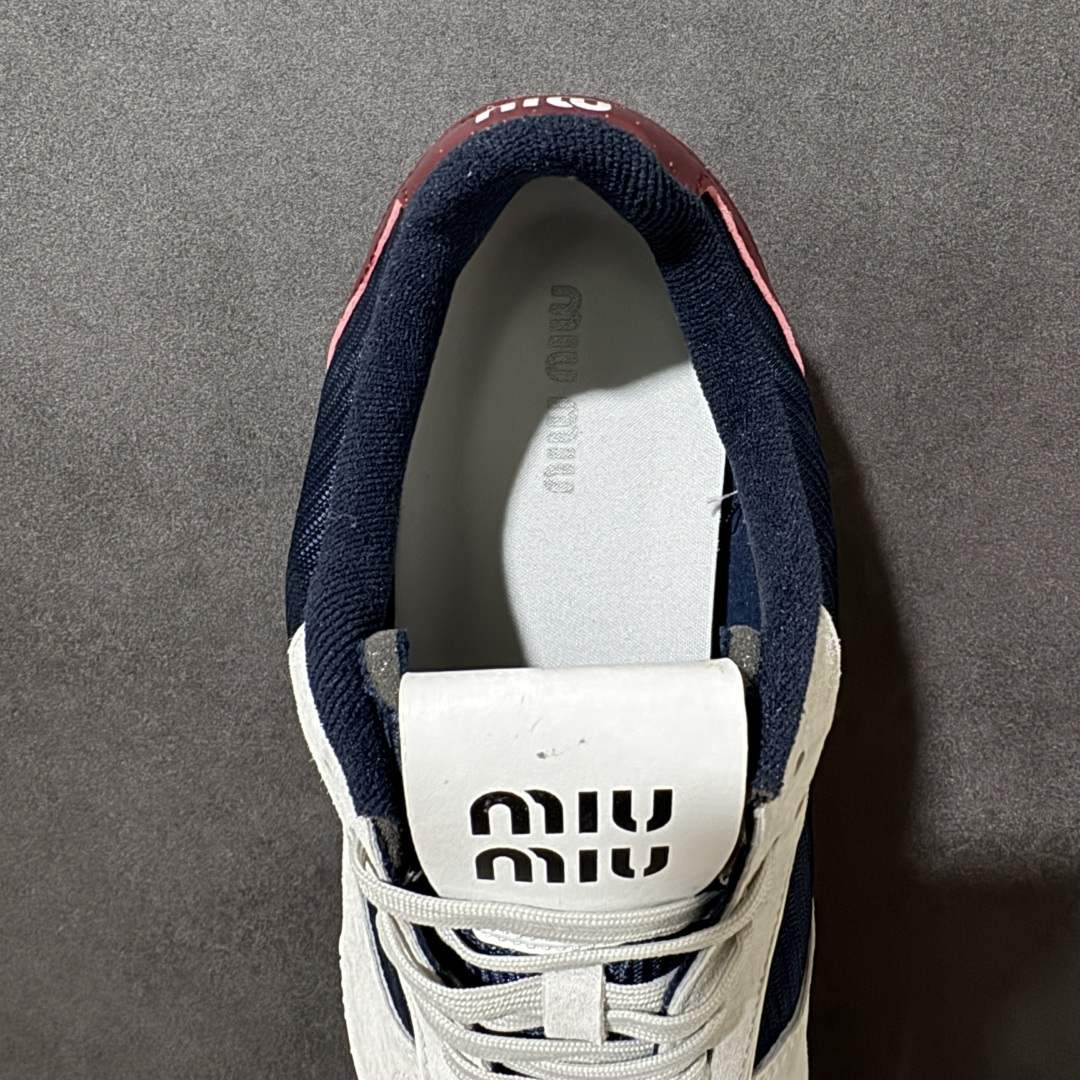 图片[6]-【GQ 福利】 MIU MIU缪缪Gymnasium 绒面革皮革科技面料彩色饰带圆头系带薄底鞋低帮生活休闲鞋私人订单 原版开发打造 区别市场所有版本 一切细节均对标原版 皮料 面料 大底均与原版对比无差别 无任何色差 尺码：35.5-45-选品中心