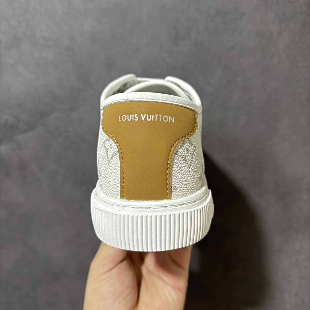 图片[4]-【莞产版本】LOUIS VUITTON Lagoon Sneaker 26ss春夏 饼干鞋 牛仔布 圆头系带 低帮 帆布鞋 礼盒包装 私模开发大底 正确细节 原鞋原材料1：1打造 完美版型做工 欢迎对比市场任何品质的货品 广东原产 专业LV大厂出品 正确底 大底开发近半年 原楦型开发纸版 全鞋原材料打造 细节 针车 烫金 中底无可挑剔 包装说明书防尘布袋物件 尺码：35-41 编码：FJB260270-选品中心