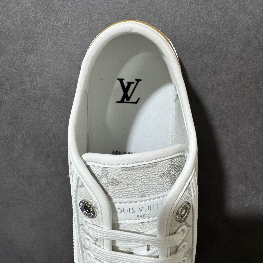 图片[6]-【莞产版本】LOUIS VUITTON Lagoon Sneaker 26ss春夏 饼干鞋 牛仔布 圆头系带 低帮 帆布鞋 礼盒包装 私模开发大底 正确细节 原鞋原材料1：1打造 完美版型做工 欢迎对比市场任何品质的货品 广东原产 专业LV大厂出品 正确底 大底开发近半年 原楦型开发纸版 全鞋原材料打造 细节 针车 烫金 中底无可挑剔 包装说明书防尘布袋物件 尺码：35-41 编码：FJB260270-选品中心