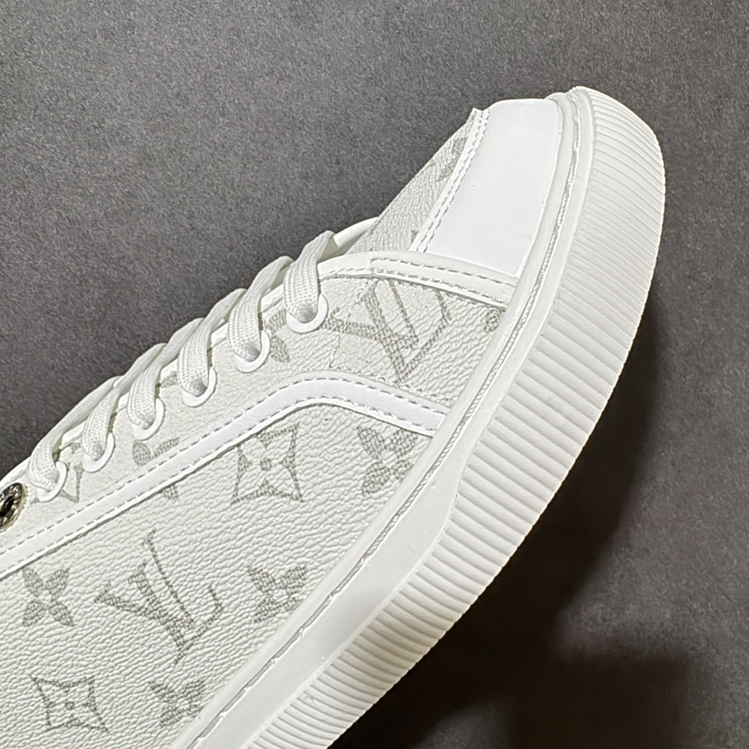 图片[8]-【莞产版本】LOUIS VUITTON Lagoon Sneaker 26ss春夏 饼干鞋 牛仔布 圆头系带 低帮 帆布鞋 礼盒包装 私模开发大底 正确细节 原鞋原材料1：1打造 完美版型做工 欢迎对比市场任何品质的货品 广东原产 专业LV大厂出品 正确底 大底开发近半年 原楦型开发纸版 全鞋原材料打造 细节 针车 烫金 中底无可挑剔 包装说明书防尘布袋物件 尺码：35-41 编码：FJB260270-选品中心