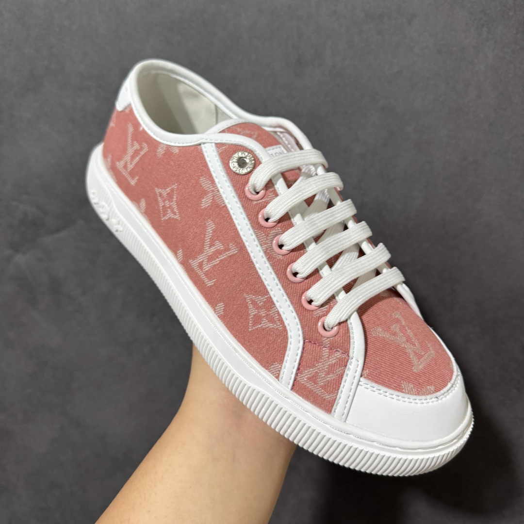 图片[3]-【莞产版本】LOUIS VUITTON Lagoon Sneaker 26ss春夏 饼干鞋 牛仔布 圆头系带 低帮 帆布鞋 礼盒包装 私模开发大底 正确细节 原鞋原材料1：1打造 完美版型做工 欢迎对比市场任何品质的货品 广东原产 专业LV大厂出品 正确底 大底开发近半年 原楦型开发纸版 全鞋原材料打造 细节 针车 烫金 中底无可挑剔 包装说明书防尘布袋物件 尺码：35-41 编码：FJB260270-选品中心
