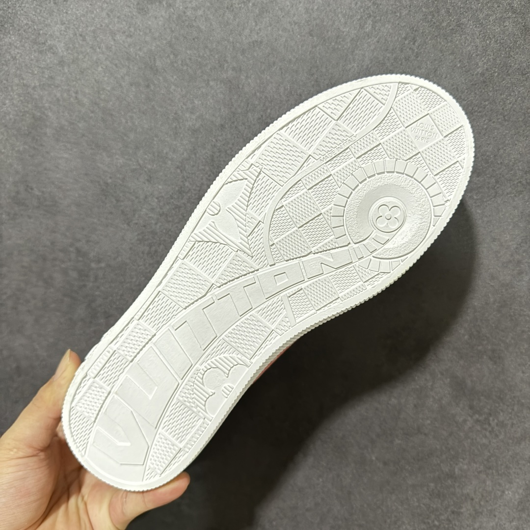 图片[9]-【莞产版本】LOUIS VUITTON Lagoon Sneaker 26ss春夏 饼干鞋 牛仔布 圆头系带 低帮 帆布鞋 礼盒包装 私模开发大底 正确细节 原鞋原材料1：1打造 完美版型做工 欢迎对比市场任何品质的货品 广东原产 专业LV大厂出品 正确底 大底开发近半年 原楦型开发纸版 全鞋原材料打造 细节 针车 烫金 中底无可挑剔 包装说明书防尘布袋物件 尺码：35-41 编码：FJB260270-选品中心