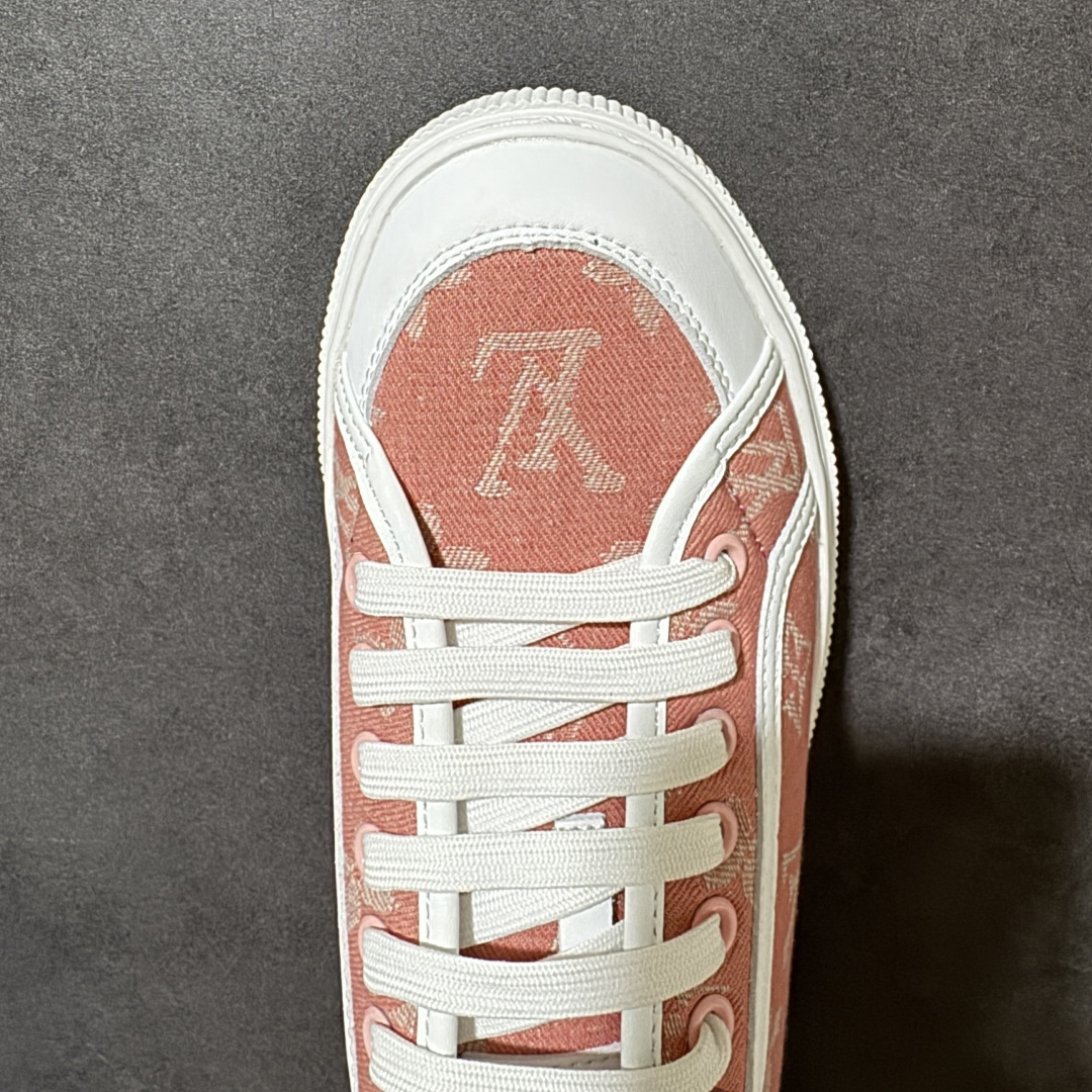 图片[5]-【莞产版本】LOUIS VUITTON Lagoon Sneaker 26ss春夏 饼干鞋 牛仔布 圆头系带 低帮 帆布鞋 礼盒包装 私模开发大底 正确细节 原鞋原材料1：1打造 完美版型做工 欢迎对比市场任何品质的货品 广东原产 专业LV大厂出品 正确底 大底开发近半年 原楦型开发纸版 全鞋原材料打造 细节 针车 烫金 中底无可挑剔 包装说明书防尘布袋物件 尺码：35-41 编码：FJB260270-选品中心