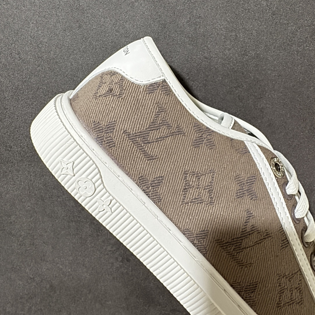 图片[7]-【莞产版本】LOUIS VUITTON Lagoon Sneaker 26ss春夏 饼干鞋 牛仔布 圆头系带 低帮 帆布鞋 礼盒包装 私模开发大底 正确细节 原鞋原材料1：1打造 完美版型做工 欢迎对比市场任何品质的货品 广东原产 专业LV大厂出品 正确底 大底开发近半年 原楦型开发纸版 全鞋原材料打造 细节 针车 烫金 中底无可挑剔 包装说明书防尘布袋物件 尺码：35-41 编码：FJB260270-选品中心