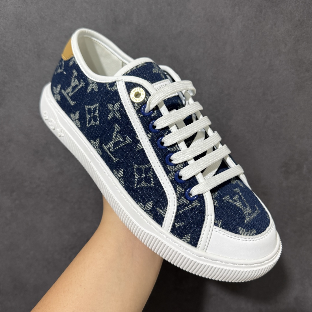 图片[3]-【莞产版本】LOUIS VUITTON Lagoon Sneaker 26ss春夏 饼干鞋 牛仔布 圆头系带 低帮 帆布鞋 礼盒包装 私模开发大底 正确细节 原鞋原材料1：1打造 完美版型做工 欢迎对比市场任何品质的货品 广东原产 专业LV大厂出品 正确底 大底开发近半年 原楦型开发纸版 全鞋原材料打造 细节 针车 烫金 中底无可挑剔 包装说明书防尘布袋物件 尺码：35-41 编码：FJB260270-选品中心