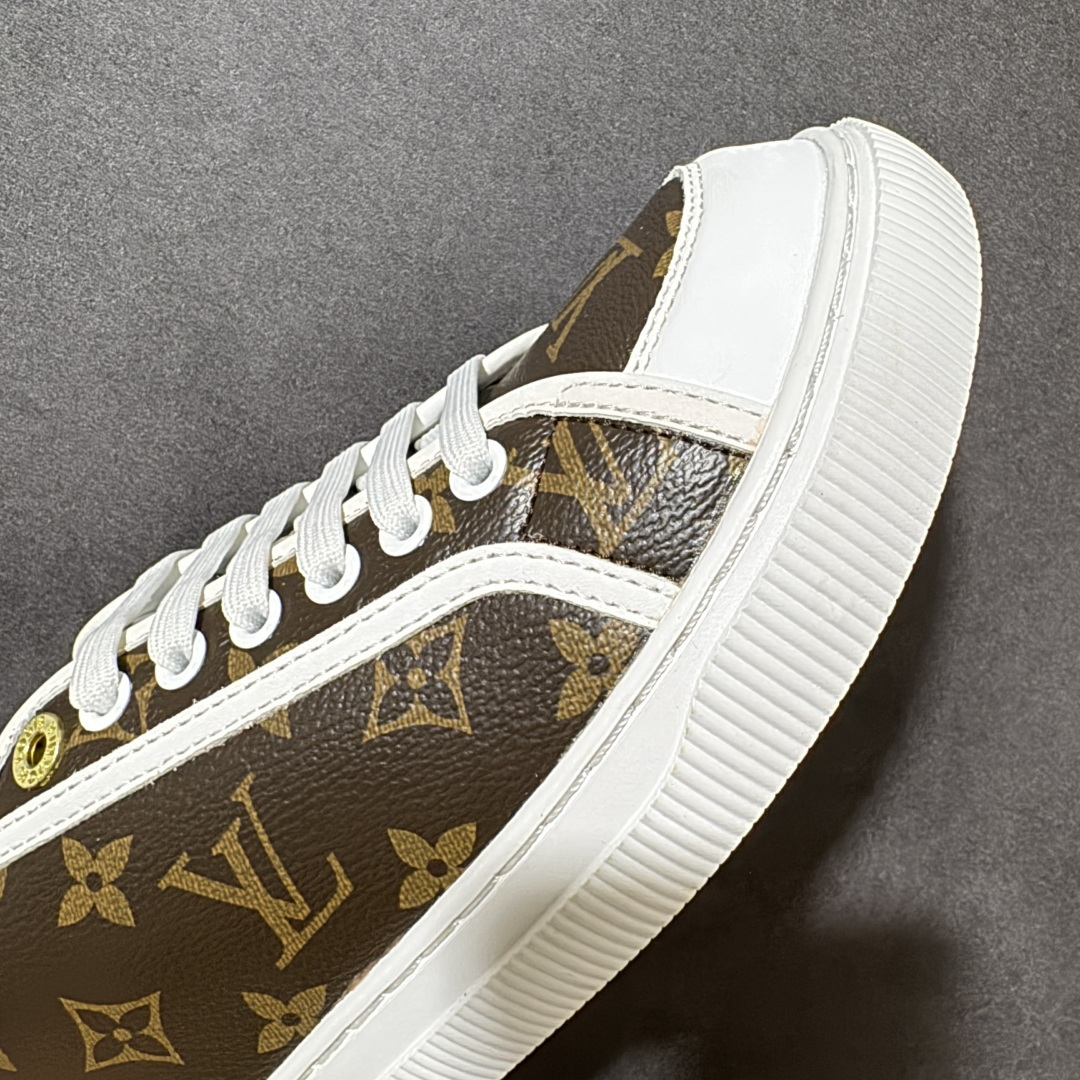 图片[8]-【莞产版本】LOUIS VUITTON Lagoon Sneaker 26ss春夏 饼干鞋 牛仔布 圆头系带 低帮 帆布鞋 礼盒包装 私模开发大底 正确细节 原鞋原材料1：1打造 完美版型做工 欢迎对比市场任何品质的货品 广东原产 专业LV大厂出品 正确底 大底开发近半年 原楦型开发纸版 全鞋原材料打造 细节 针车 烫金 中底无可挑剔 包装说明书防尘布袋物件 尺码：35-41 编码：FJB260270-选品中心