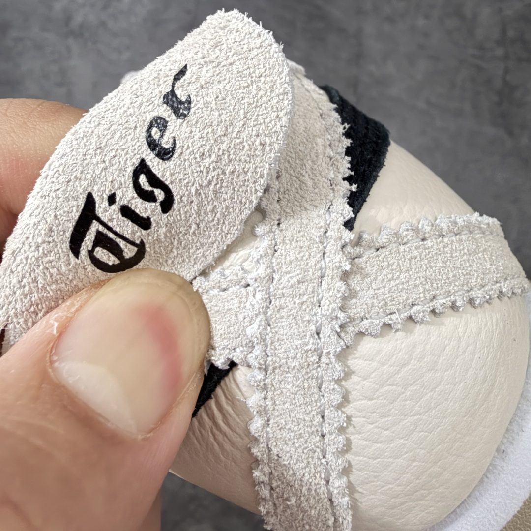 图片[2]-【最强毒版】Onitsuka Tiger Mexico 66 亚瑟士鬼冢虎复古经典板鞋 平台专供 充正版本 保证每个配色都是采购原鞋开发 采用原厂材料 全头层纳帕细纹皮面 质感无敌 全新玻璃刀切割皮料 超高清洁度 纹路、色泽、皮心颜色 质感百分百还原 海外订单工厂出品 超成熟稳定的做工品控 原装全套纸板楦头开发 原汁原味 完美呈现版型 私模正确鞋底咬花纹路 一比一鞋头弧度高度鞋身弧度 绝不口嗨 细节品控鞋型随意秒杀市面 原档咬花纹路私模大底 一个单元有六个三角形 总体形拼接呈现花瓣状 官方四联吊牌 原装Ortholite轻量化鞋垫 原盒原配 质保卡 说明书 钢印防尘纸 纸板中底带钢印 乳胶组合鞋垫带足弓 支持全方位的对比专柜 尺码：35 36 37 37.5 38 39 39.5 40 40.5 41.5 42 42.5 43.5 44 44.5 45-选品中心