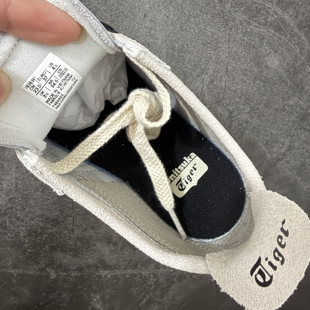 图片[7]-【最强毒版】Onitsuka Tiger Mexico 66 亚瑟士鬼冢虎复古经典板鞋 平台专供 充正版本 保证每个配色都是采购原鞋开发 采用原厂材料 全头层纳帕细纹皮面 质感无敌 全新玻璃刀切割皮料 超高清洁度 纹路、色泽、皮心颜色 质感百分百还原 海外订单工厂出品 超成熟稳定的做工品控 原装全套纸板楦头开发 原汁原味 完美呈现版型 私模正确鞋底咬花纹路 一比一鞋头弧度高度鞋身弧度 绝不口嗨 细节品控鞋型随意秒杀市面 原档咬花纹路私模大底 一个单元有六个三角形 总体形拼接呈现花瓣状 官方四联吊牌 原装Ortholite轻量化鞋垫 原盒原配 质保卡 说明书 钢印防尘纸 纸板中底带钢印 乳胶组合鞋垫带足弓 支持全方位的对比专柜 尺码：35 36 37 37.5 38 39 39.5 40 40.5 41.5 42 42.5 43.5 44 44.5 45-选品中心