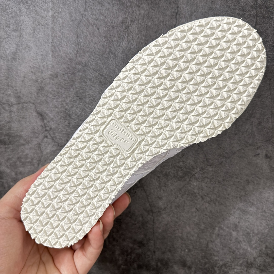 图片[9]-【最强毒版】Onitsuka Tiger Mexico 66 亚瑟士鬼冢虎复古经典板鞋 平台专供 充正版本 保证每个配色都是采购原鞋开发 采用原厂材料 全头层纳帕细纹皮面 质感无敌 全新玻璃刀切割皮料 超高清洁度 纹路、色泽、皮心颜色 质感百分百还原 海外订单工厂出品 超成熟稳定的做工品控 原装全套纸板楦头开发 原汁原味 完美呈现版型 私模正确鞋底咬花纹路 一比一鞋头弧度高度鞋身弧度 绝不口嗨 细节品控鞋型随意秒杀市面 原档咬花纹路私模大底 一个单元有六个三角形 总体形拼接呈现花瓣状 官方四联吊牌 原装Ortholite轻量化鞋垫 原盒原配 质保卡 说明书 钢印防尘纸 纸板中底带钢印 乳胶组合鞋垫带足弓 支持全方位的对比专柜 尺码：35 36 37 37.5 38 39 39.5 40 40.5 41.5 42 42.5 43.5 44 44.5 45-选品中心