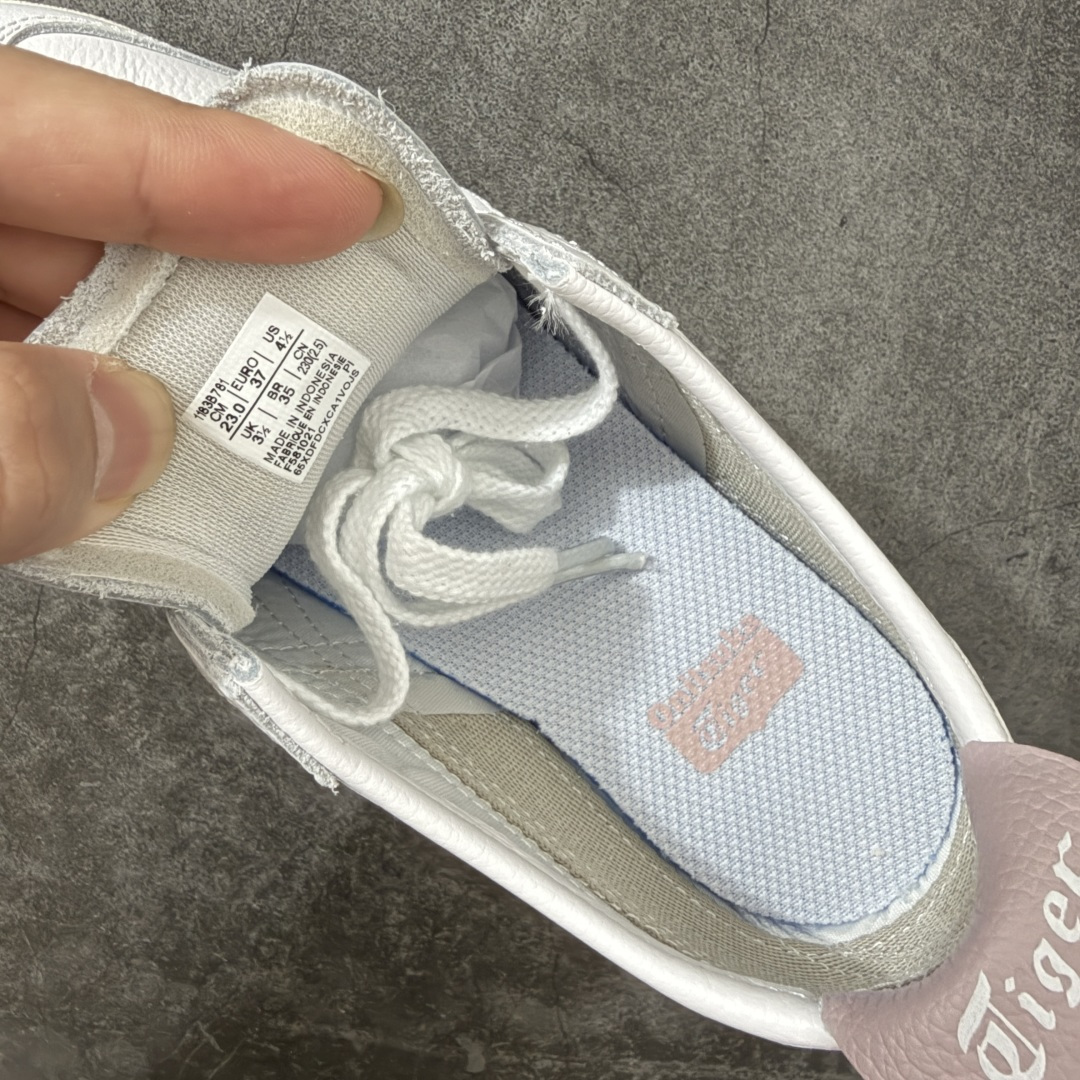 图片[7]-【最强毒版】Onitsuka Tiger Mexico 66 亚瑟士鬼冢虎复古经典板鞋 平台专供 充正版本 保证每个配色都是采购原鞋开发 采用原厂材料 全头层纳帕细纹皮面 质感无敌 全新玻璃刀切割皮料 超高清洁度 纹路、色泽、皮心颜色 质感百分百还原 海外订单工厂出品 超成熟稳定的做工品控 原装全套纸板楦头开发 原汁原味 完美呈现版型 私模正确鞋底咬花纹路 一比一鞋头弧度高度鞋身弧度 绝不口嗨 细节品控鞋型随意秒杀市面 原档咬花纹路私模大底 一个单元有六个三角形 总体形拼接呈现花瓣状 官方四联吊牌 原装Ortholite轻量化鞋垫 原盒原配 质保卡 说明书 钢印防尘纸 纸板中底带钢印 乳胶组合鞋垫带足弓 支持全方位的对比专柜 尺码：35 36 37 37.5 38 39 39.5 40 40.5 41.5 42 42.5 43.5 44 44.5 45-选品中心