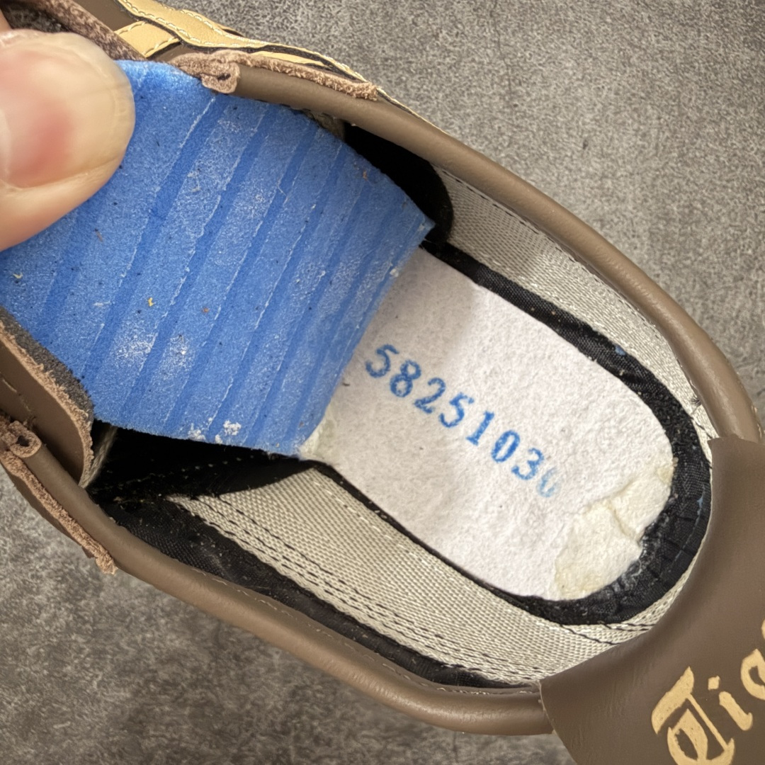 图片[8]-【最强毒版】Onitsuka Tiger Mexico 66 亚瑟士鬼冢虎复古经典板鞋 平台专供 充正版本 保证每个配色都是采购原鞋开发 采用原厂材料 全头层纳帕细纹皮面 质感无敌 全新玻璃刀切割皮料 超高清洁度 纹路、色泽、皮心颜色 质感百分百还原 海外订单工厂出品 超成熟稳定的做工品控 原装全套纸板楦头开发 原汁原味 完美呈现版型 私模正确鞋底咬花纹路 一比一鞋头弧度高度鞋身弧度 绝不口嗨 细节品控鞋型随意秒杀市面 原档咬花纹路私模大底 一个单元有六个三角形 总体形拼接呈现花瓣状 官方四联吊牌 原装Ortholite轻量化鞋垫 原盒原配 质保卡 说明书 钢印防尘纸 纸板中底带钢印 乳胶组合鞋垫带足弓 支持全方位的对比专柜 尺码：35 36 37 37.5 38 39 39.5 40 40.5 41.5 42 42.5 43.5 44 44.5 45-选品中心
