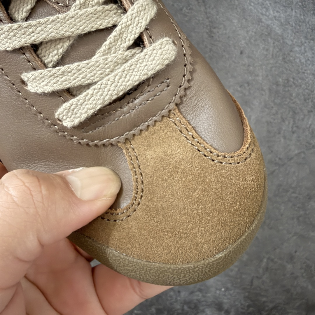 图片[5]-【最强毒版】Onitsuka Tiger Mexico 66 亚瑟士鬼冢虎复古经典板鞋 平台专供 充正版本 保证每个配色都是采购原鞋开发 采用原厂材料 全头层纳帕细纹皮面 质感无敌 全新玻璃刀切割皮料 超高清洁度 纹路、色泽、皮心颜色 质感百分百还原 海外订单工厂出品 超成熟稳定的做工品控 原装全套纸板楦头开发 原汁原味 完美呈现版型 私模正确鞋底咬花纹路 一比一鞋头弧度高度鞋身弧度 绝不口嗨 细节品控鞋型随意秒杀市面 原档咬花纹路私模大底 一个单元有六个三角形 总体形拼接呈现花瓣状 官方四联吊牌 原装Ortholite轻量化鞋垫 原盒原配 质保卡 说明书 钢印防尘纸 纸板中底带钢印 乳胶组合鞋垫带足弓 支持全方位的对比专柜 尺码：35 36 37 37.5 38 39 39.5 40 40.5 41.5 42 42.5 43.5 44 44.5 45-选品中心