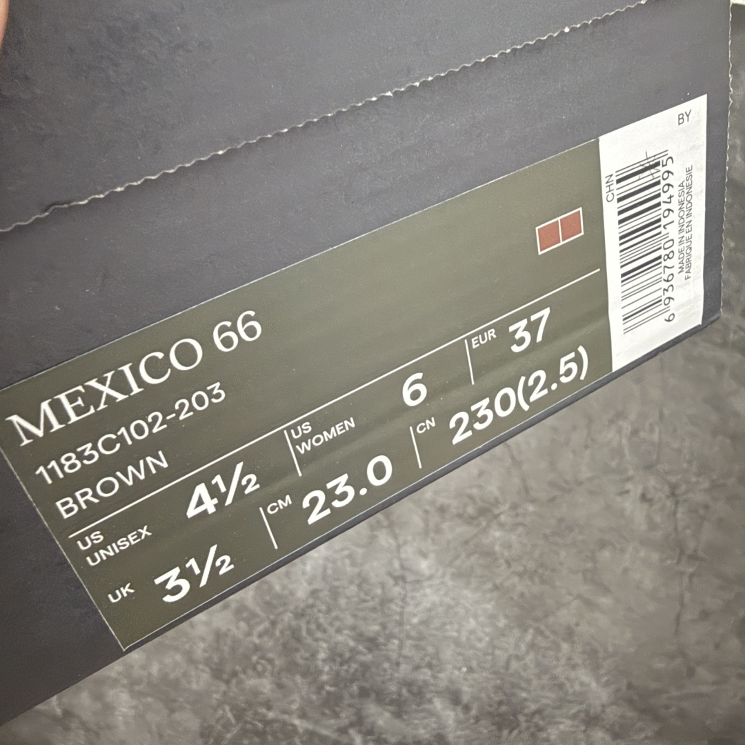图片[9]-【最强毒版】Onitsuka Tiger Mexico 66 亚瑟士鬼冢虎复古经典板鞋 平台专供 充正版本 保证每个配色都是采购原鞋开发 采用原厂材料 全头层纳帕细纹皮面 质感无敌 全新玻璃刀切割皮料 超高清洁度 纹路、色泽、皮心颜色 质感百分百还原 海外订单工厂出品 超成熟稳定的做工品控 原装全套纸板楦头开发 原汁原味 完美呈现版型 私模正确鞋底咬花纹路 一比一鞋头弧度高度鞋身弧度 绝不口嗨 细节品控鞋型随意秒杀市面 原档咬花纹路私模大底 一个单元有六个三角形 总体形拼接呈现花瓣状 官方四联吊牌 原装Ortholite轻量化鞋垫 原盒原配 质保卡 说明书 钢印防尘纸 纸板中底带钢印 乳胶组合鞋垫带足弓 支持全方位的对比专柜 尺码：35 36 37 37.5 38 39 39.5 40 40.5 41.5 42 42.5 43.5 44 44.5 45-选品中心