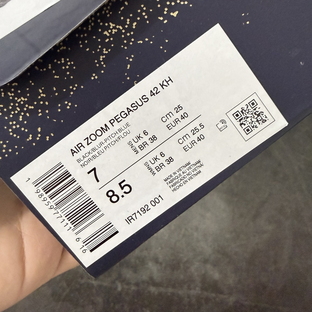 图片[10]-【RS纯原】Nike Air Zoom Pegasus 42 登月42代超级飞马系列马拉松跑步鞋 IR7192-001 平台专供 充正品质 原材料打造 中底搭载前Zoom+全掌React配置 全部原鞋开发打造 所有细节全部同步原版 全新一代拥有 Zoom Air 一如既往的稳定感和流畅感 鞋面采用工程网眼设计 为特定高热区域营造出色透气性 进一步增加鞋面的穿孔数量 让足部能够快速散热 中足搭配 Flywire 飞线 在高速运动时营造舒适稳定的贴合感 内置Zoon气垫加持 动力十足！ 尺码： 36-46-选品中心