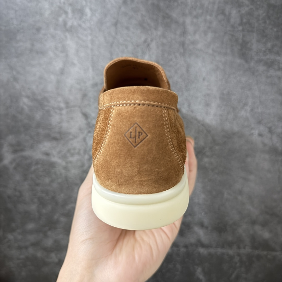 图片[4]-【佛山超A版】Loro Piana LP Summer Walk Low 生活系列低帮复古百搭德训风休闲运动板鞋一脚蹬 羊驼色 意大利顶级奢侈品牌·诺悠翩雅 这款新款绒面革网球鞋采用超低帮设计 适合全年穿着 并具有防水性能 包边鞋底营造轻松迷人的色彩组合 将功能性与低调个性风格和谐融合 打造都市着装的理想鞋履选择 鞋跟处饰以Kummel色嵌片 柔软小牛皮鞋舌 压印LP徽标 棉质鞋带材质 鞋面：牛剖层绒面革 鞋底：橡胶 衬里：牛皮革 尺码： 35-41-选品中心