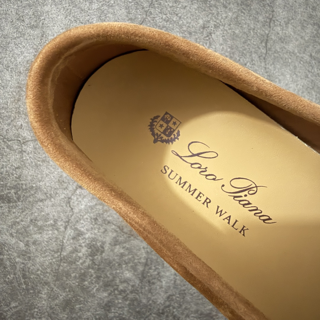 图片[8]-【佛山超A版】Loro Piana LP Summer Walk Low 生活系列低帮复古百搭德训风休闲运动板鞋一脚蹬 羊驼色 意大利顶级奢侈品牌·诺悠翩雅 这款新款绒面革网球鞋采用超低帮设计 适合全年穿着 并具有防水性能 包边鞋底营造轻松迷人的色彩组合 将功能性与低调个性风格和谐融合 打造都市着装的理想鞋履选择 鞋跟处饰以Kummel色嵌片 柔软小牛皮鞋舌 压印LP徽标 棉质鞋带材质 鞋面：牛剖层绒面革 鞋底：橡胶 衬里：牛皮革 尺码： 35-41-选品中心