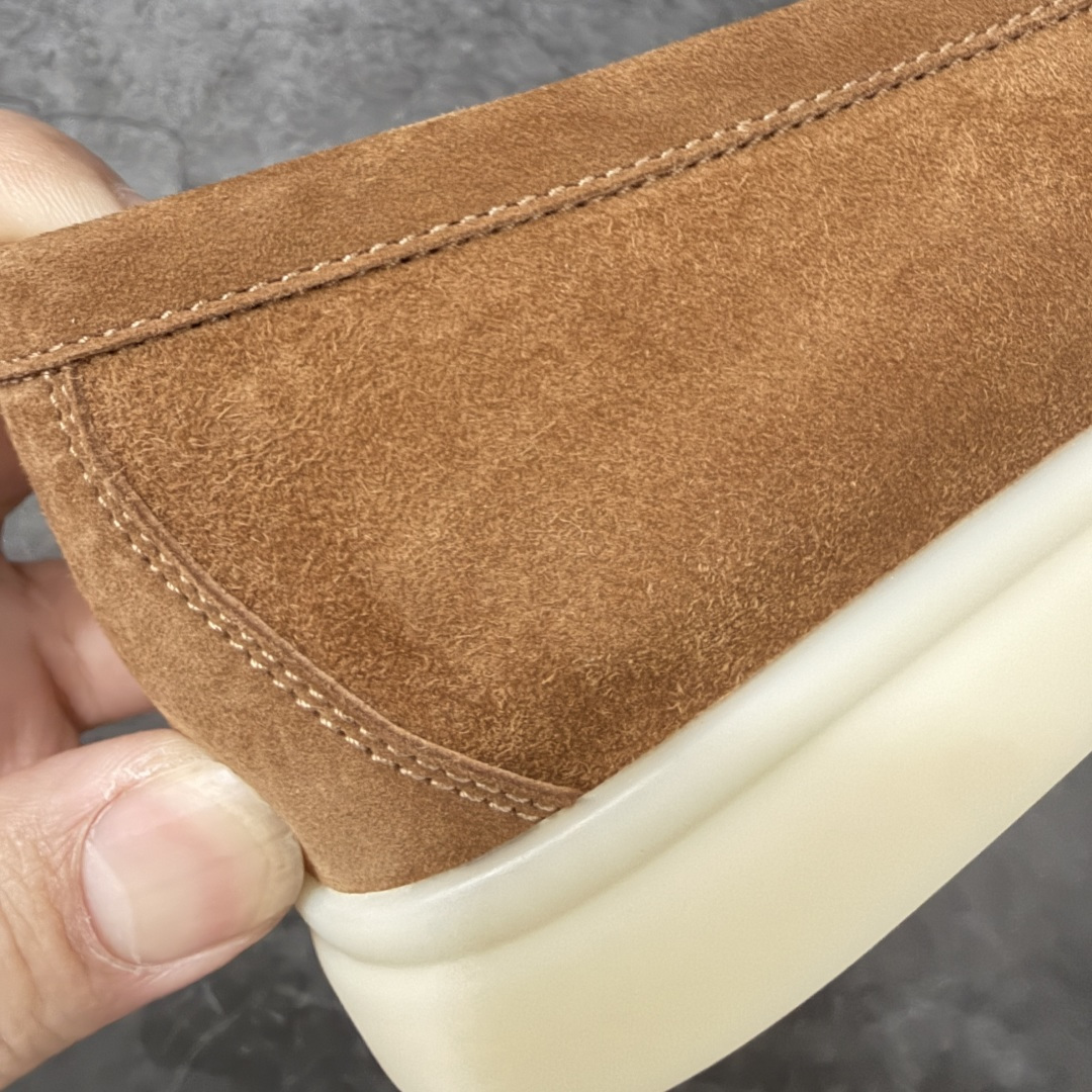 图片[3]-【佛山超A版】Loro Piana LP Summer Walk Low 生活系列低帮复古百搭德训风休闲运动板鞋一脚蹬 羊驼色 意大利顶级奢侈品牌·诺悠翩雅 这款新款绒面革网球鞋采用超低帮设计 适合全年穿着 并具有防水性能 包边鞋底营造轻松迷人的色彩组合 将功能性与低调个性风格和谐融合 打造都市着装的理想鞋履选择 鞋跟处饰以Kummel色嵌片 柔软小牛皮鞋舌 压印LP徽标 棉质鞋带材质 鞋面：牛剖层绒面革 鞋底：橡胶 衬里：牛皮革 尺码： 35-41-选品中心