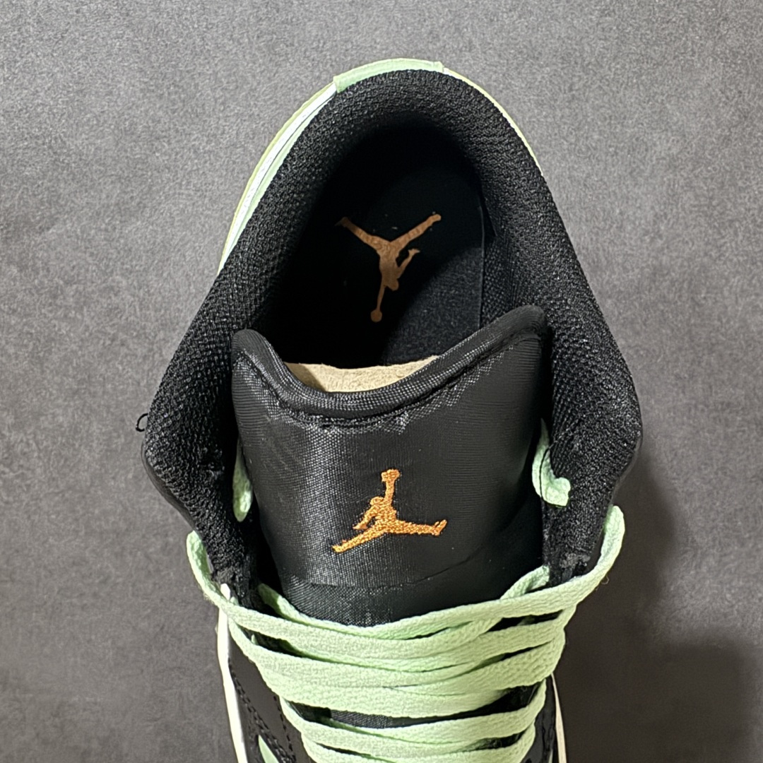 图片[6]-【公司级】 Air Jordan 1 AJ1 low 低帮 绿黑白 市场唯一独家头层皮打造 原鞋原档案开发 原厂皮料 原档冲孔鞋头 正确满胶鞋垫 四线拉帮 原厂织唛标 鞋舌高弹海绵填充 货号：553560 081 尺码：36 36.5 37.5 38 38.5 39 40 40.5 41 42 42.5 43 44 45-选品中心