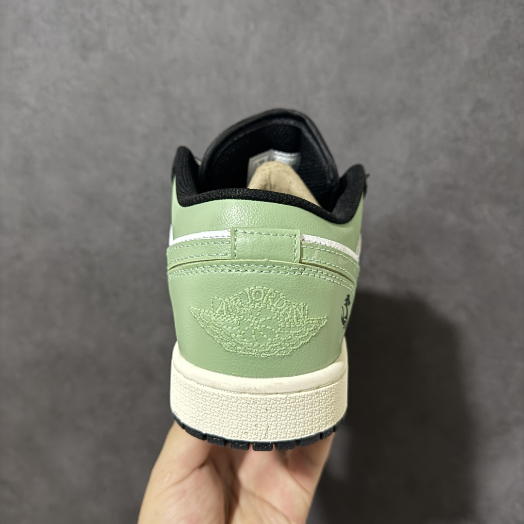 图片[4]-【公司级】 Air Jordan 1 AJ1 low 低帮 绿黑白 市场唯一独家头层皮打造 原鞋原档案开发 原厂皮料 原档冲孔鞋头 正确满胶鞋垫 四线拉帮 原厂织唛标 鞋舌高弹海绵填充 货号：553560 081 尺码：36 36.5 37.5 38 38.5 39 40 40.5 41 42 42.5 43 44 45-选品中心