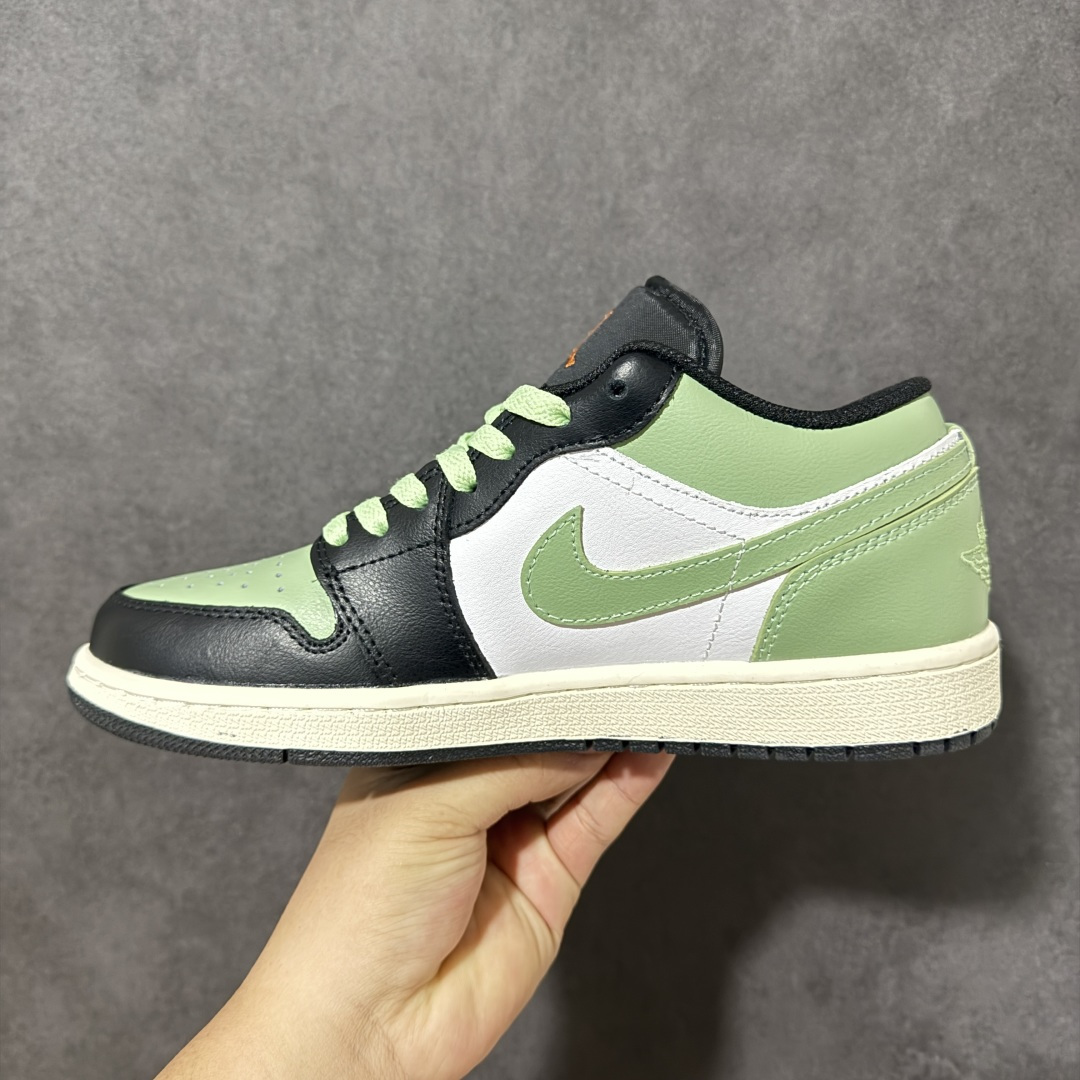 图片[2]-【公司级】 Air Jordan 1 AJ1 low 低帮 绿黑白 市场唯一独家头层皮打造 原鞋原档案开发 原厂皮料 原档冲孔鞋头 正确满胶鞋垫 四线拉帮 原厂织唛标 鞋舌高弹海绵填充 货号：553560 081 尺码：36 36.5 37.5 38 38.5 39 40 40.5 41 42 42.5 43 44 45-选品中心