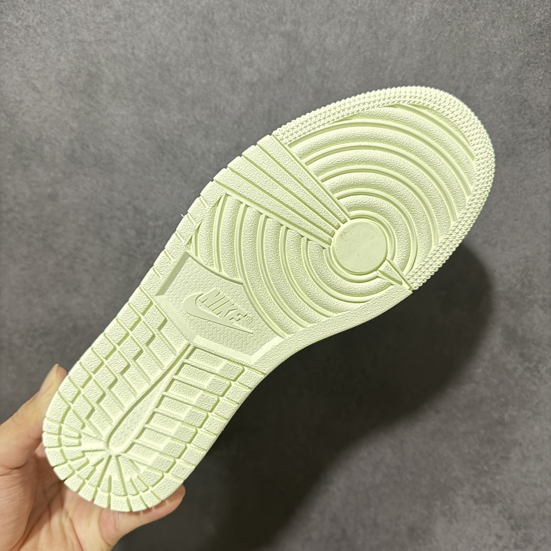 图片[9]-【K版纯原】Air Jordan AJ1 Low 低帮 全新流水线出品 市场第二梯队最强版 全部原鞋开发 原楦原纸板开发 全鞋电脑针车 原厂内置全掌气垫 原盒内在原标 唯一Zp原版鞋带绑法 免检产品 全新2022版型 全头层皮料 完美零毛边处理 原厂配置全掌气垫 价格定位良心 新配色陆续出货 货号：DC0774 115 尺码：36-46-选品中心