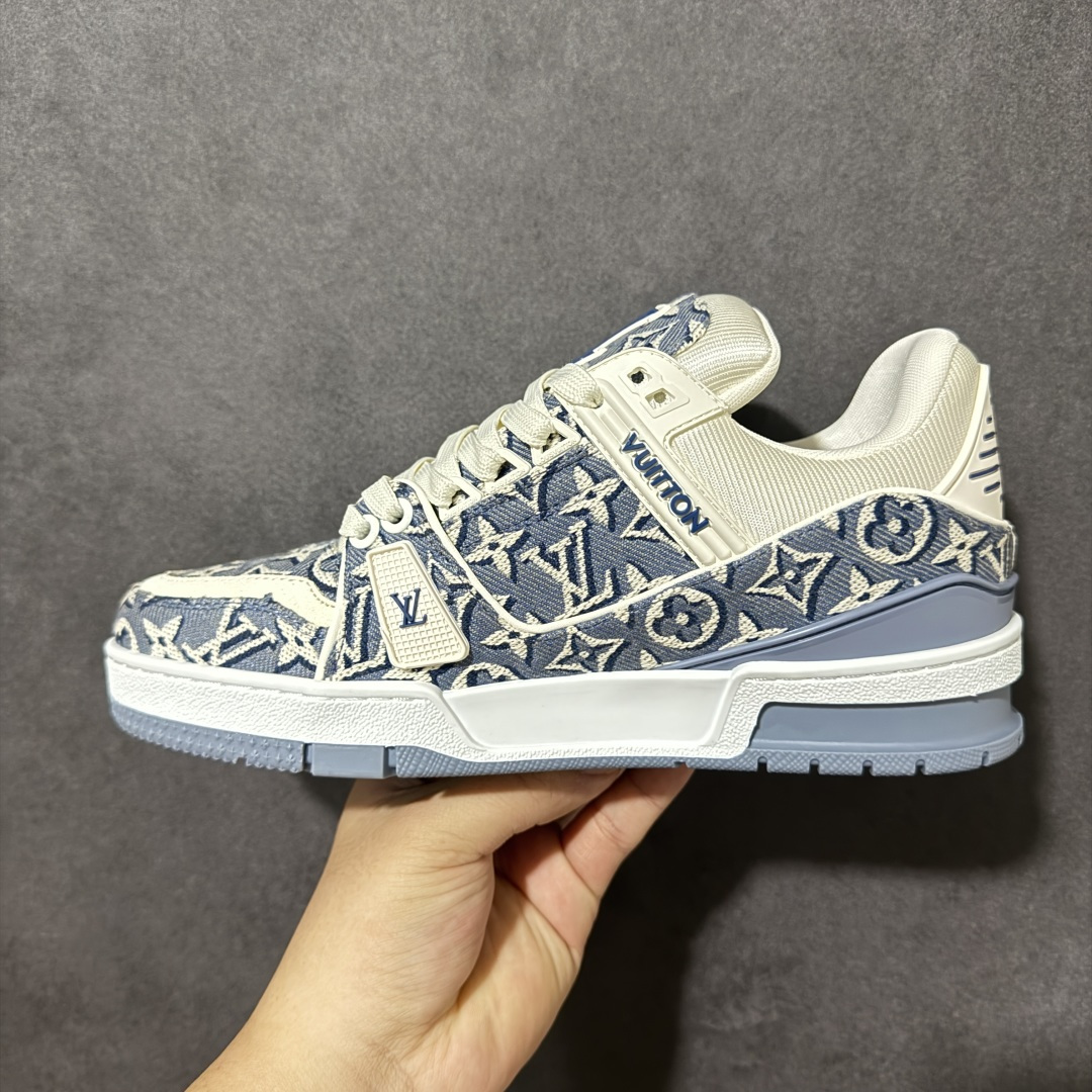 图片[2]-【纯原礼盒版】LV Trainer 2026路易威登走秀最新款 原版1：1开发复刻 做工精细 鞋面由意大利进口小牛皮拼接，侧边饰有品牌LOGO标志，进口网布垫脚➕透气网布内里，脚感超舒适 原厂特供原版TPU组合大底 套包工艺 尺码：35 36 37 38 39 40 41 42 43 44 45 46-选品中心