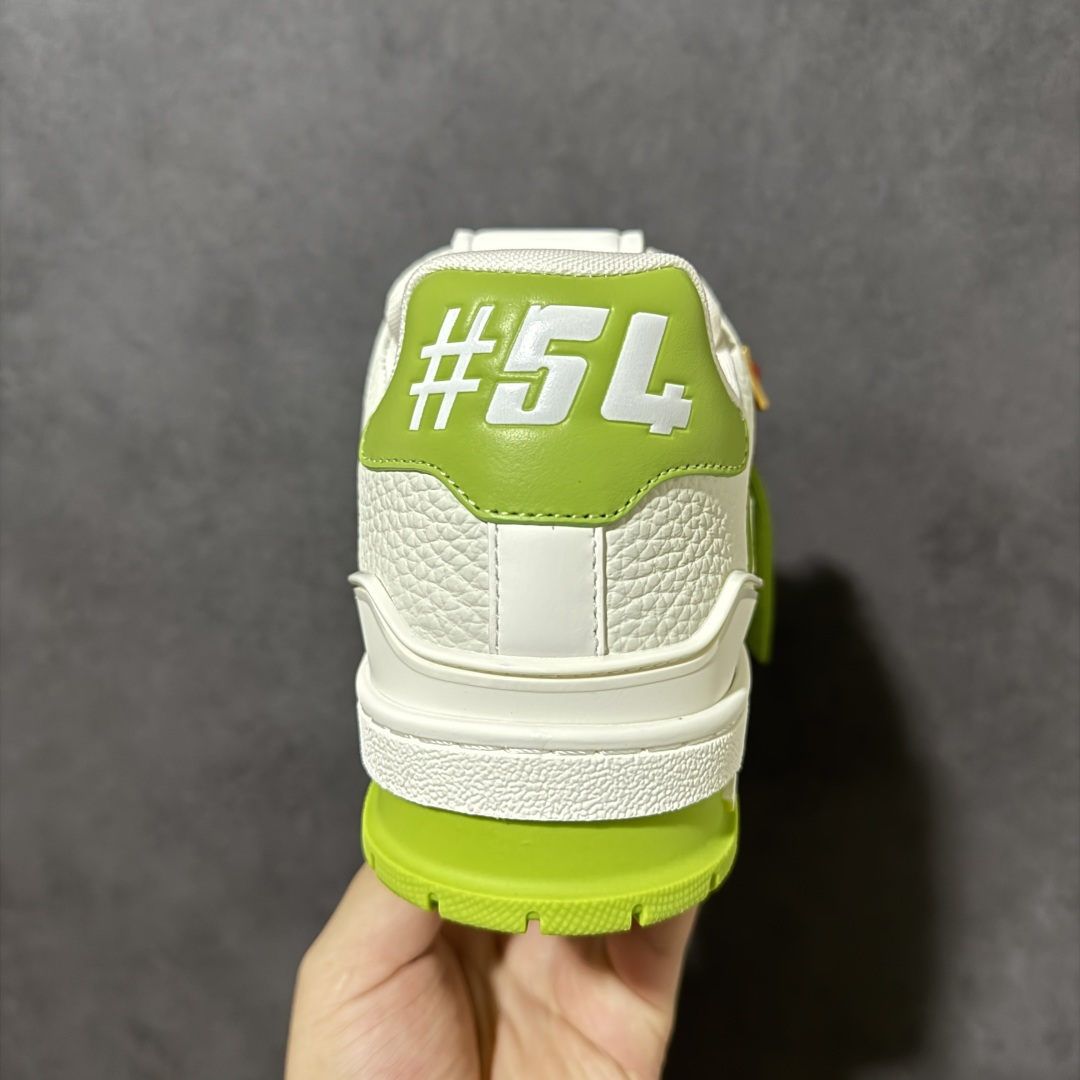 图片[4]-【纯原礼盒版】LV Trainer 2026路易威登走秀最新款 原版1：1开发复刻 做工精细 鞋面由意大利进口小牛皮拼接，侧边饰有品牌LOGO标志，进口网布垫脚➕透气网布内里，脚感超舒适 原厂特供原版TPU组合大底 套包工艺 尺码：35 36 37 38 39 40 41 42 43 44 45 46-选品中心