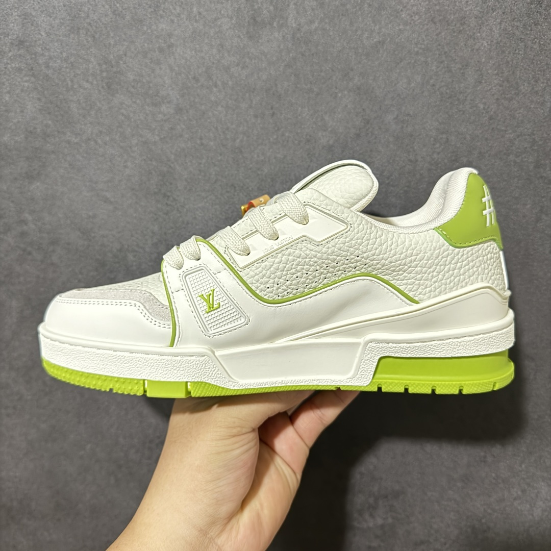 图片[2]-【纯原礼盒版】LV Trainer 2026路易威登走秀最新款 原版1：1开发复刻 做工精细 鞋面由意大利进口小牛皮拼接，侧边饰有品牌LOGO标志，进口网布垫脚➕透气网布内里，脚感超舒适 原厂特供原版TPU组合大底 套包工艺 尺码：35 36 37 38 39 40 41 42 43 44 45 46-选品中心