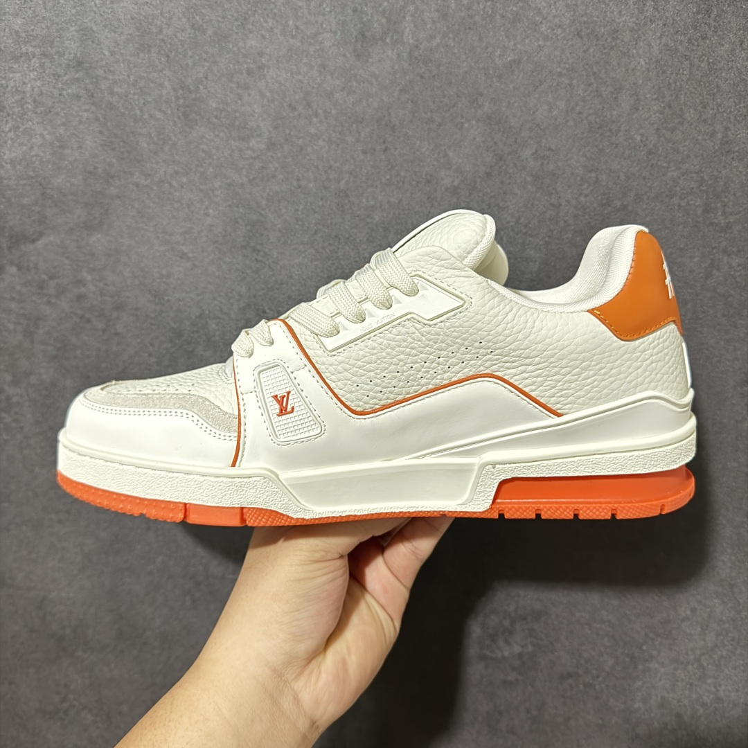 图片[2]-【纯原礼盒版】LV Trainer 2026路易威登走秀最新款 原版1：1开发复刻 做工精细 鞋面由意大利进口小牛皮拼接，侧边饰有品牌LOGO标志，进口网布垫脚➕透气网布内里，脚感超舒适 原厂特供原版TPU组合大底 套包工艺 尺码：35 36 37 38 39 40 41 42 43 44 45 46-选品中心