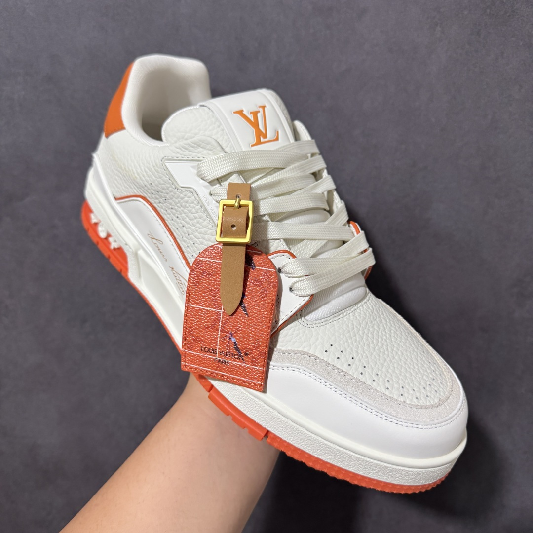 图片[3]-【纯原礼盒版】LV Trainer 2026路易威登走秀最新款 原版1：1开发复刻 做工精细 鞋面由意大利进口小牛皮拼接，侧边饰有品牌LOGO标志，进口网布垫脚➕透气网布内里，脚感超舒适 原厂特供原版TPU组合大底 套包工艺 尺码：35 36 37 38 39 40 41 42 43 44 45 46-选品中心