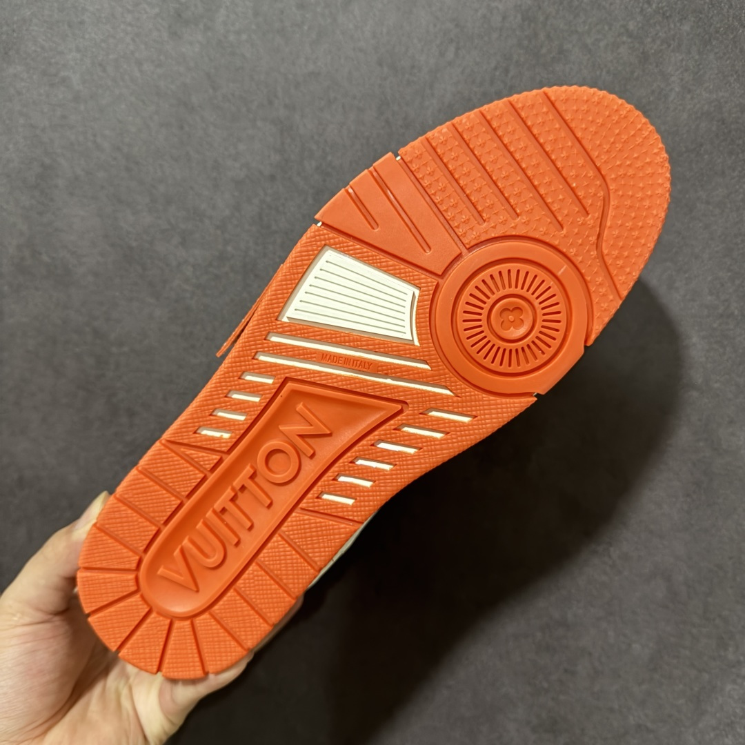 图片[9]-【纯原礼盒版】LV Trainer 2026路易威登走秀最新款 原版1：1开发复刻 做工精细 鞋面由意大利进口小牛皮拼接，侧边饰有品牌LOGO标志，进口网布垫脚➕透气网布内里，脚感超舒适 原厂特供原版TPU组合大底 套包工艺 尺码：35 36 37 38 39 40 41 42 43 44 45 46-选品中心
