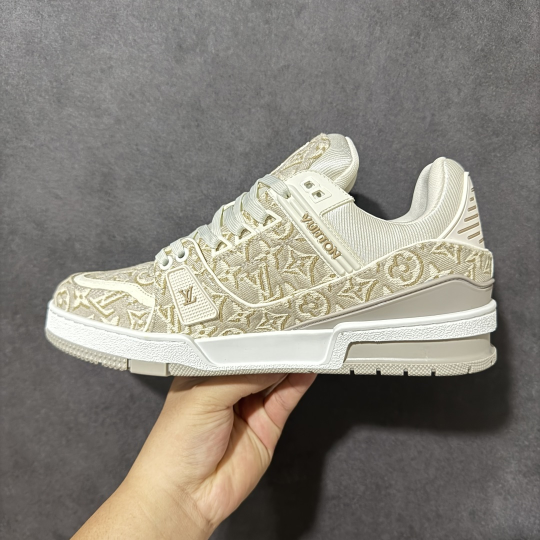 图片[2]-【纯原礼盒版】LV Trainer 2026路易威登走秀最新款 原版1：1开发复刻 做工精细 鞋面由意大利进口小牛皮拼接，侧边饰有品牌LOGO标志，进口网布垫脚➕透气网布内里，脚感超舒适 原厂特供原版TPU组合大底 套包工艺 尺码：35 36 37 38 39 40 41 42 43 44 45 46-选品中心