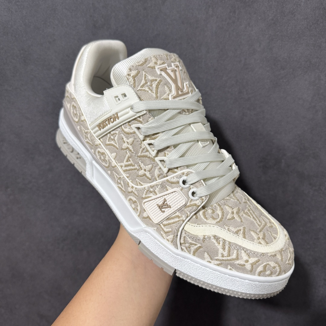 图片[3]-【纯原礼盒版】LV Trainer 2026路易威登走秀最新款 原版1：1开发复刻 做工精细 鞋面由意大利进口小牛皮拼接，侧边饰有品牌LOGO标志，进口网布垫脚➕透气网布内里，脚感超舒适 原厂特供原版TPU组合大底 套包工艺 尺码：35 36 37 38 39 40 41 42 43 44 45 46-选品中心