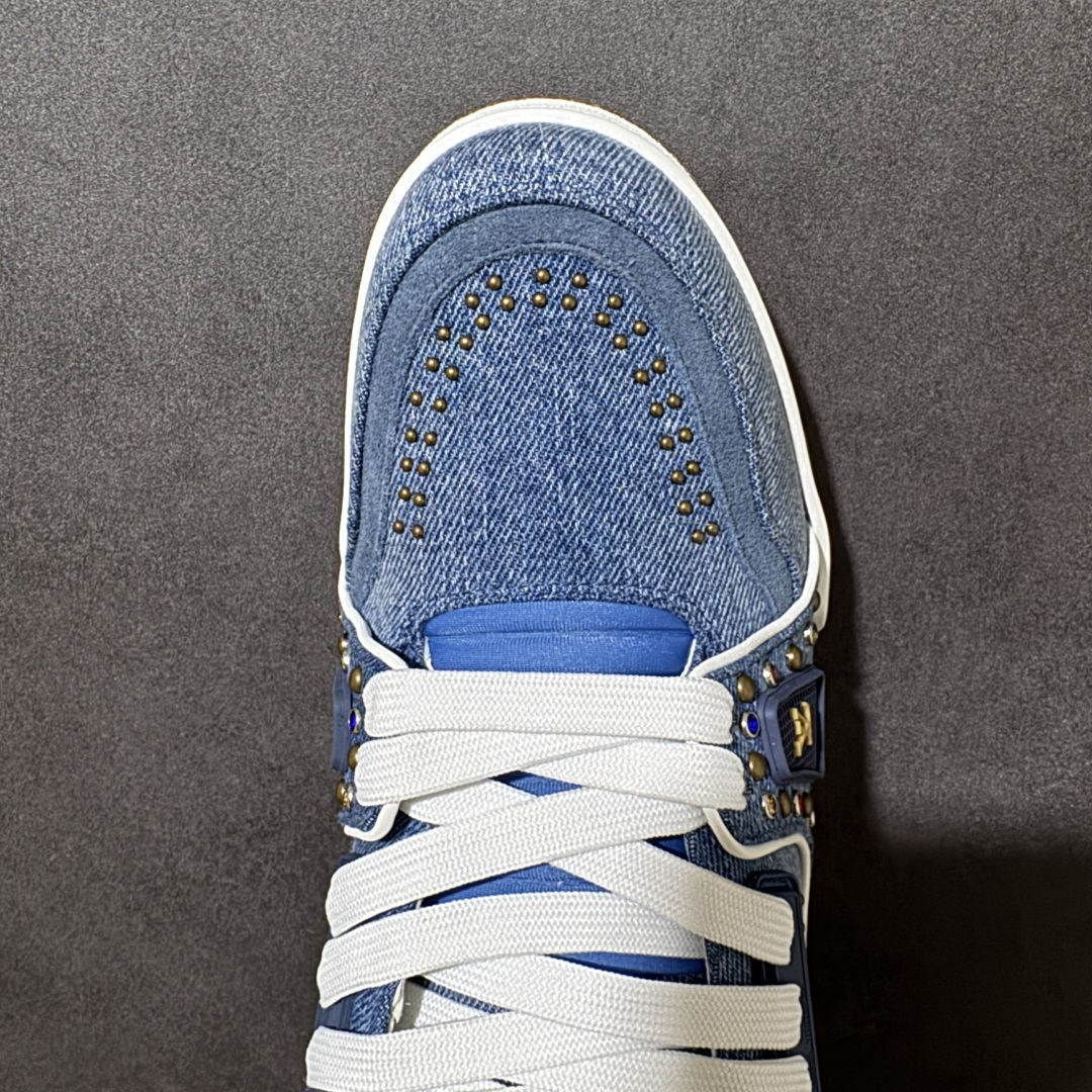 图片[5]-【纯原礼盒版】LV Trainer 2026路易威登走秀最新款 原版1：1开发复刻 做工精细 鞋面由意大利进口小牛皮拼接，侧边饰有品牌LOGO标志，进口网布垫脚➕透气网布内里，脚感超舒适 原厂特供原版TPU组合大底 套包工艺 尺码：35 36 37 38 39 40 41 42 43 44 45 46-选品中心