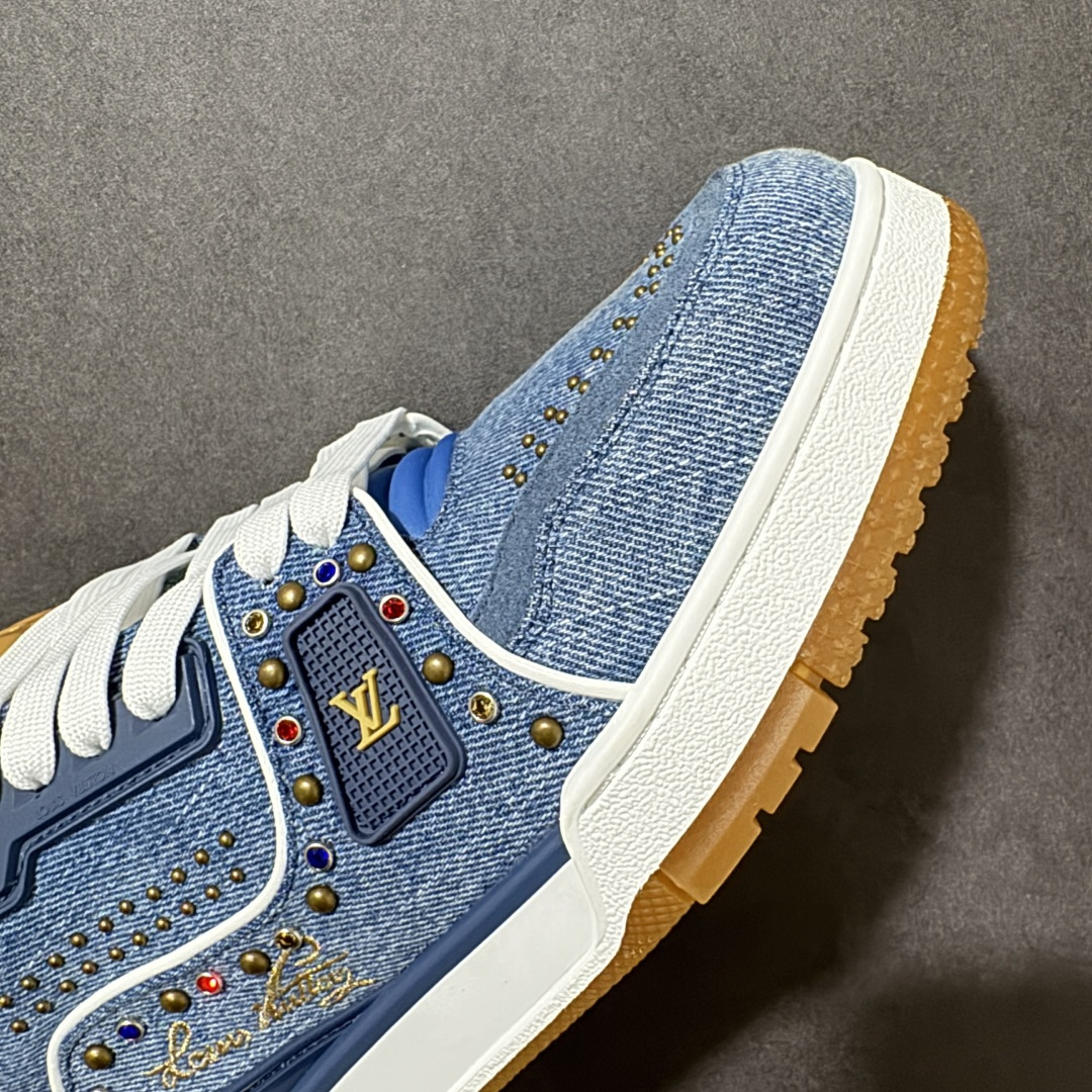 图片[8]-【纯原礼盒版】LV Trainer 2026路易威登走秀最新款 原版1：1开发复刻 做工精细 鞋面由意大利进口小牛皮拼接，侧边饰有品牌LOGO标志，进口网布垫脚➕透气网布内里，脚感超舒适 原厂特供原版TPU组合大底 套包工艺 尺码：35 36 37 38 39 40 41 42 43 44 45 46-选品中心