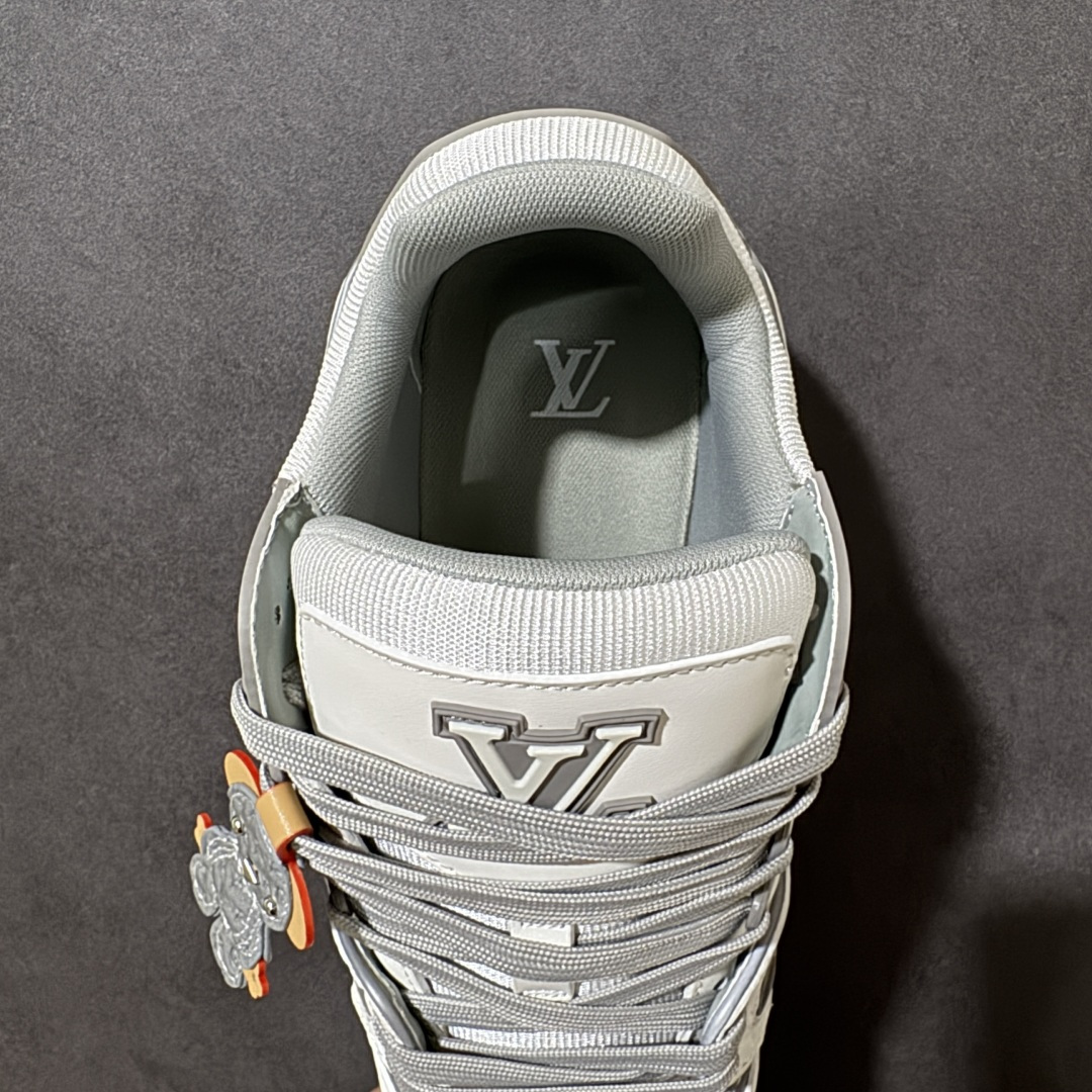 图片[6]-【纯原礼盒版】LV Trainer 2026路易威登走秀最新款 原版1：1开发复刻 做工精细 鞋面由意大利进口小牛皮拼接，侧边饰有品牌LOGO标志，进口网布垫脚➕透气网布内里，脚感超舒适 原厂特供原版TPU组合大底 套包工艺 尺码：35 36 37 38 39 40 41 42 43 44 45 46-选品中心