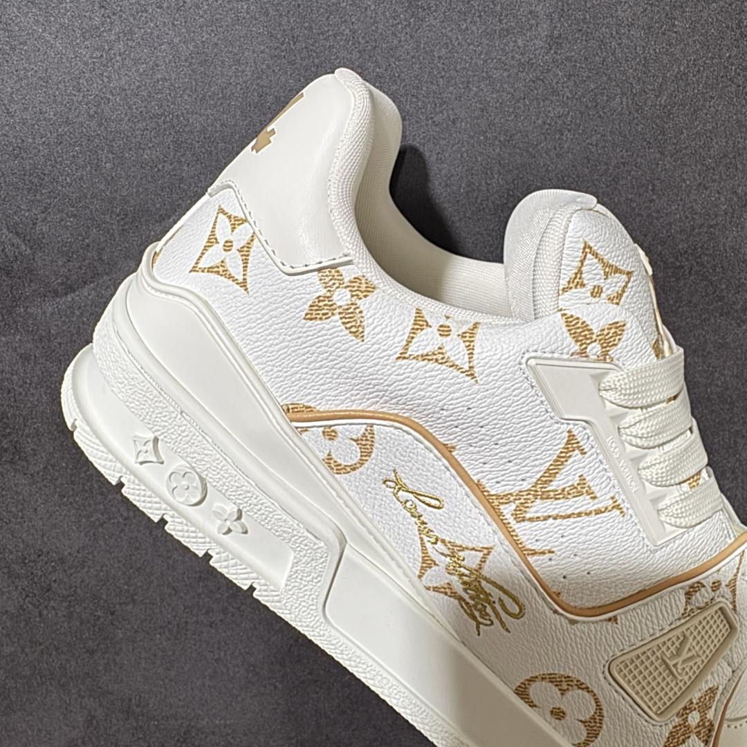 图片[7]-【纯原礼盒版】LV Trainer 2026路易威登走秀最新款 原版1：1开发复刻 做工精细 鞋面由意大利进口小牛皮拼接，侧边饰有品牌LOGO标志，进口网布垫脚➕透气网布内里，脚感超舒适 原厂特供原版TPU组合大底 套包工艺 尺码：35 36 37 38 39 40 41 42 43 44 45 46-选品中心
