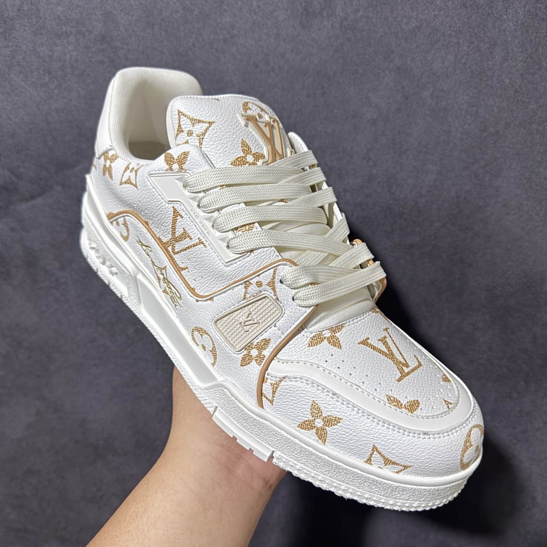 图片[3]-【纯原礼盒版】LV Trainer 2026路易威登走秀最新款 原版1：1开发复刻 做工精细 鞋面由意大利进口小牛皮拼接，侧边饰有品牌LOGO标志，进口网布垫脚➕透气网布内里，脚感超舒适 原厂特供原版TPU组合大底 套包工艺 尺码：35 36 37 38 39 40 41 42 43 44 45 46-选品中心