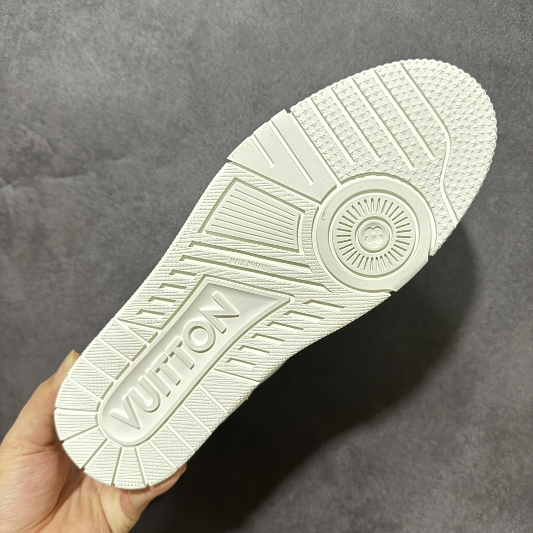 图片[9]-【纯原礼盒版】LV Trainer 2026路易威登走秀最新款 原版1：1开发复刻 做工精细 鞋面由意大利进口小牛皮拼接，侧边饰有品牌LOGO标志，进口网布垫脚➕透气网布内里，脚感超舒适 原厂特供原版TPU组合大底 套包工艺 尺码：35 36 37 38 39 40 41 42 43 44 45 46-选品中心