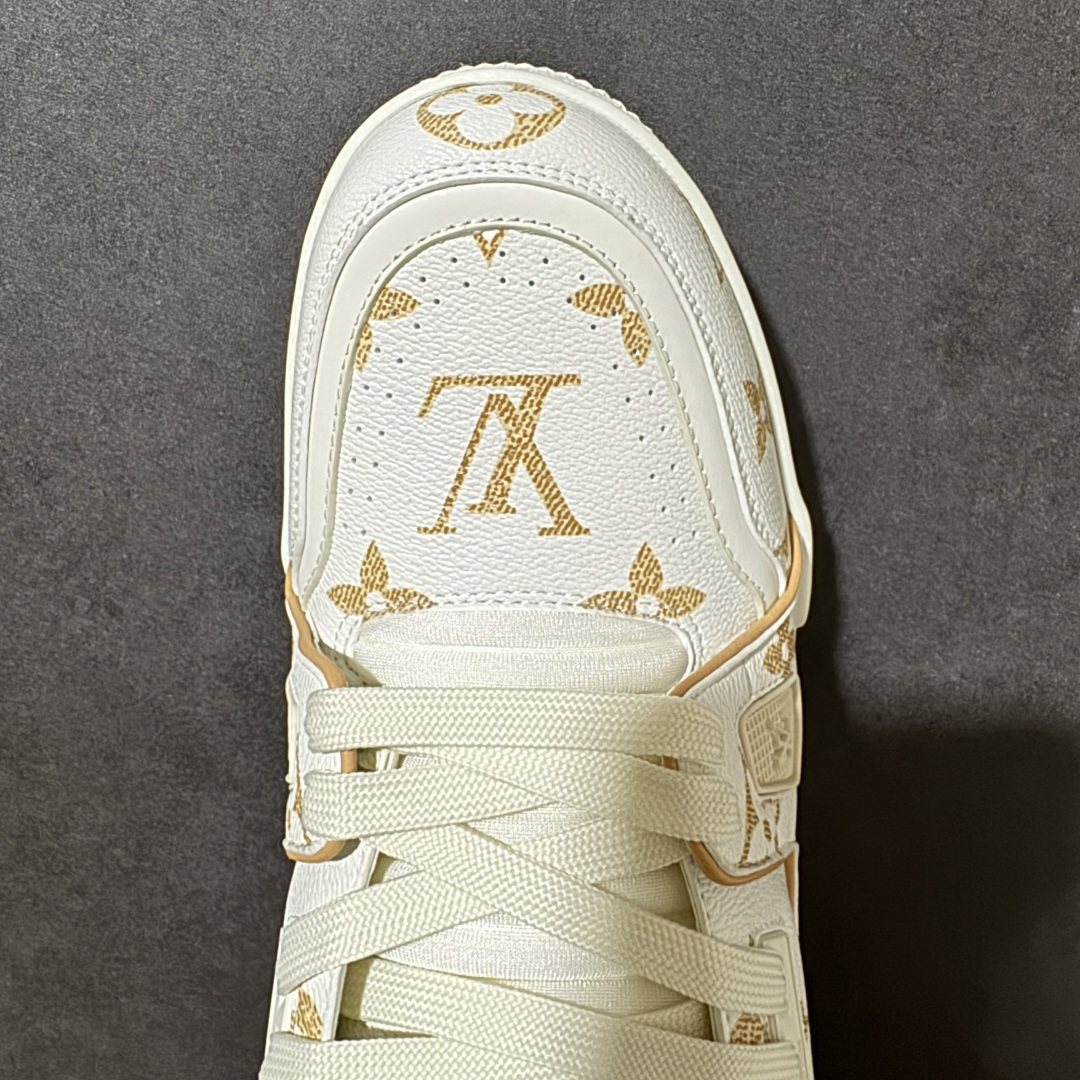 图片[5]-【纯原礼盒版】LV Trainer 2026路易威登走秀最新款 原版1：1开发复刻 做工精细 鞋面由意大利进口小牛皮拼接，侧边饰有品牌LOGO标志，进口网布垫脚➕透气网布内里，脚感超舒适 原厂特供原版TPU组合大底 套包工艺 尺码：35 36 37 38 39 40 41 42 43 44 45 46-选品中心