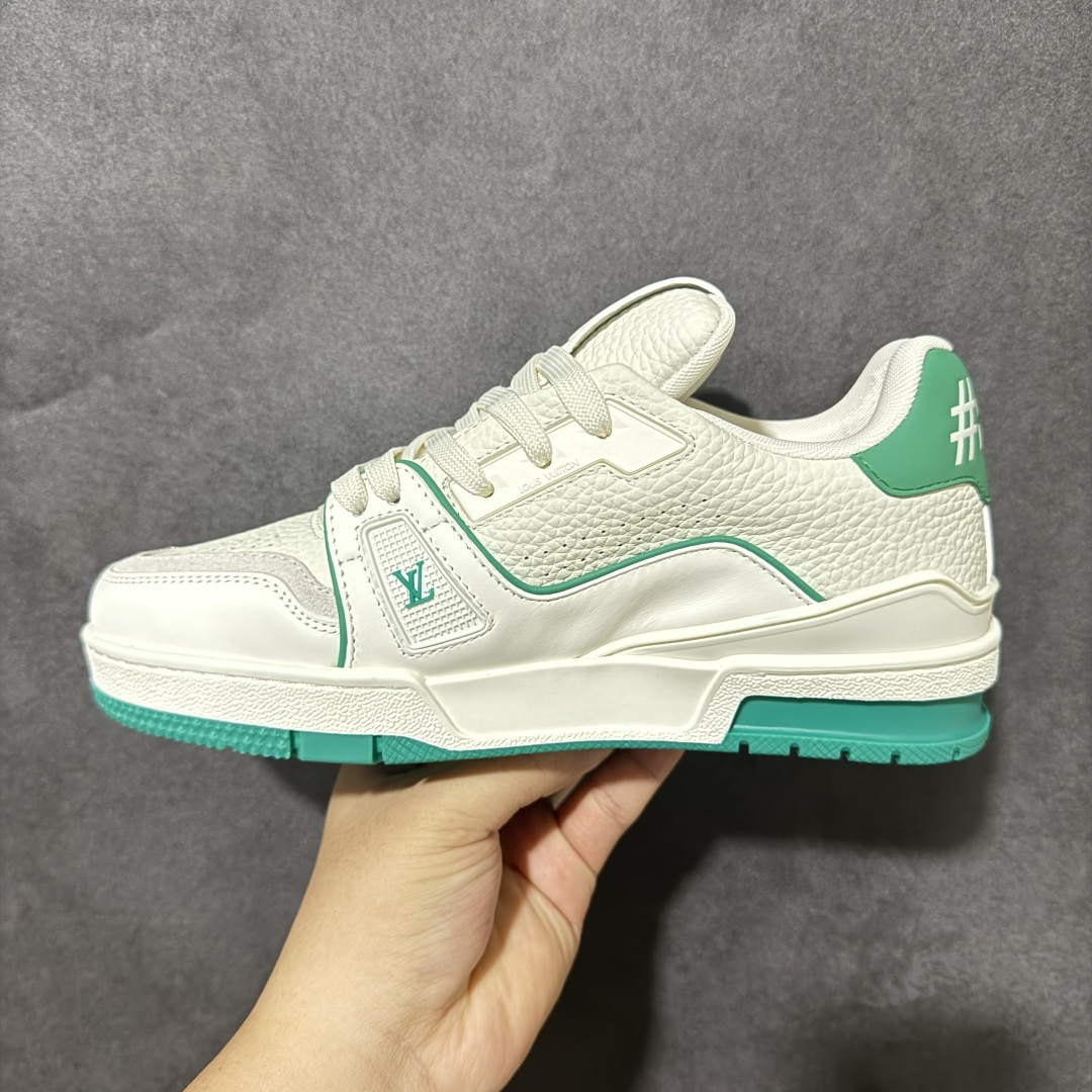图片[2]-【纯原礼盒版】LV Trainer 2026路易威登走秀最新款 原版1：1开发复刻 做工精细 鞋面由意大利进口小牛皮拼接，侧边饰有品牌LOGO标志，进口网布垫脚➕透气网布内里，脚感超舒适 原厂特供原版TPU组合大底 套包工艺 尺码：35 36 37 38 39 40 41 42 43 44 45 46-选品中心