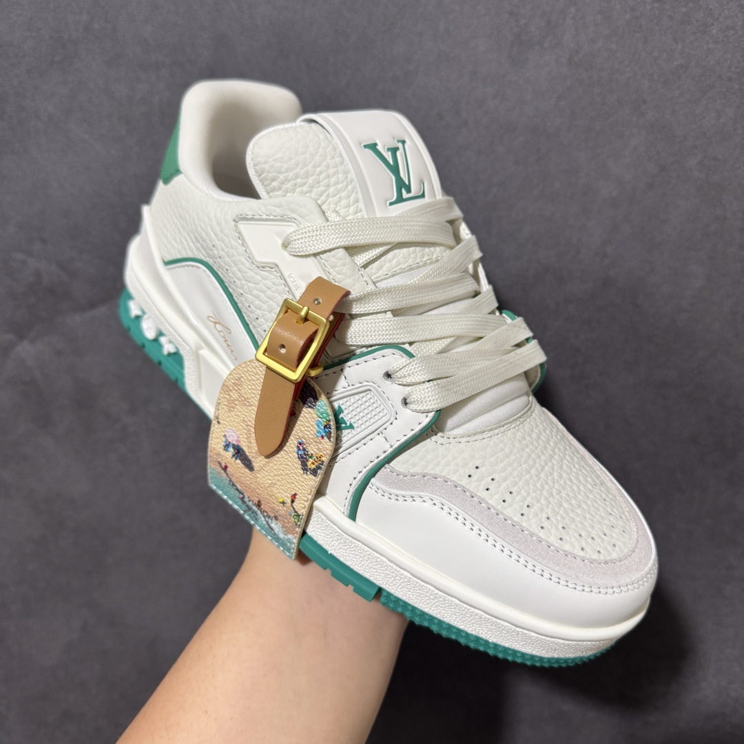 图片[3]-【纯原礼盒版】LV Trainer 2026路易威登走秀最新款 原版1：1开发复刻 做工精细 鞋面由意大利进口小牛皮拼接，侧边饰有品牌LOGO标志，进口网布垫脚➕透气网布内里，脚感超舒适 原厂特供原版TPU组合大底 套包工艺 尺码：35 36 37 38 39 40 41 42 43 44 45 46-选品中心