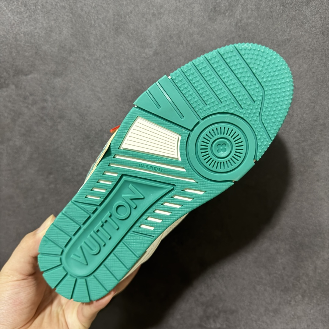 图片[9]-【纯原礼盒版】LV Trainer 2026路易威登走秀最新款 原版1：1开发复刻 做工精细 鞋面由意大利进口小牛皮拼接，侧边饰有品牌LOGO标志，进口网布垫脚➕透气网布内里，脚感超舒适 原厂特供原版TPU组合大底 套包工艺 尺码：35 36 37 38 39 40 41 42 43 44 45 46-选品中心