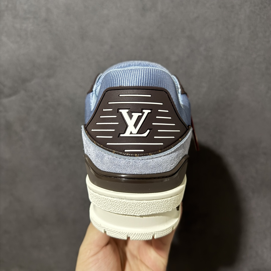图片[4]-【纯原礼盒版】LV Trainer 2026路易威登走秀最新款 原版1：1开发复刻 做工精细 鞋面由意大利进口小牛皮拼接，侧边饰有品牌LOGO标志，进口网布垫脚➕透气网布内里，脚感超舒适 原厂特供原版TPU组合大底 套包工艺 尺码：35 36 37 38 39 40 41 42 43 44 45 46-选品中心