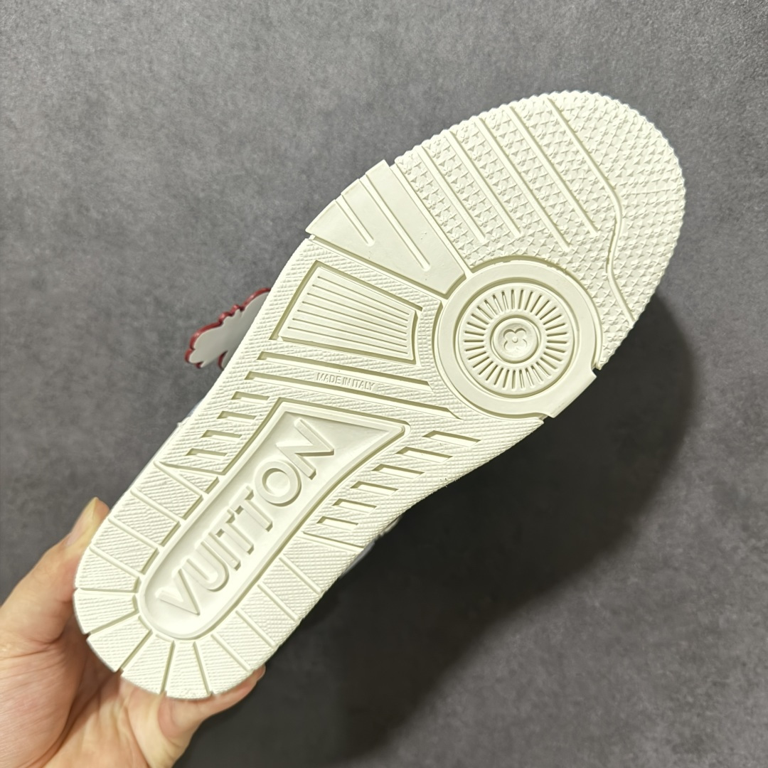 图片[9]-【纯原礼盒版】LV Trainer 2026路易威登走秀最新款 原版1：1开发复刻 做工精细 鞋面由意大利进口小牛皮拼接，侧边饰有品牌LOGO标志，进口网布垫脚➕透气网布内里，脚感超舒适 原厂特供原版TPU组合大底 套包工艺 尺码：35 36 37 38 39 40 41 42 43 44 45 46-选品中心