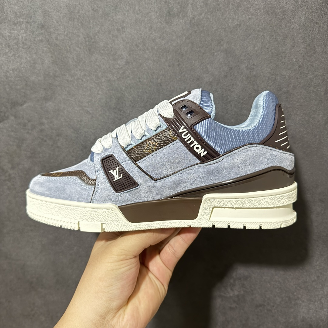 图片[2]-【纯原礼盒版】LV Trainer 2026路易威登走秀最新款 原版1：1开发复刻 做工精细 鞋面由意大利进口小牛皮拼接，侧边饰有品牌LOGO标志，进口网布垫脚➕透气网布内里，脚感超舒适 原厂特供原版TPU组合大底 套包工艺 尺码：35 36 37 38 39 40 41 42 43 44 45 46-选品中心