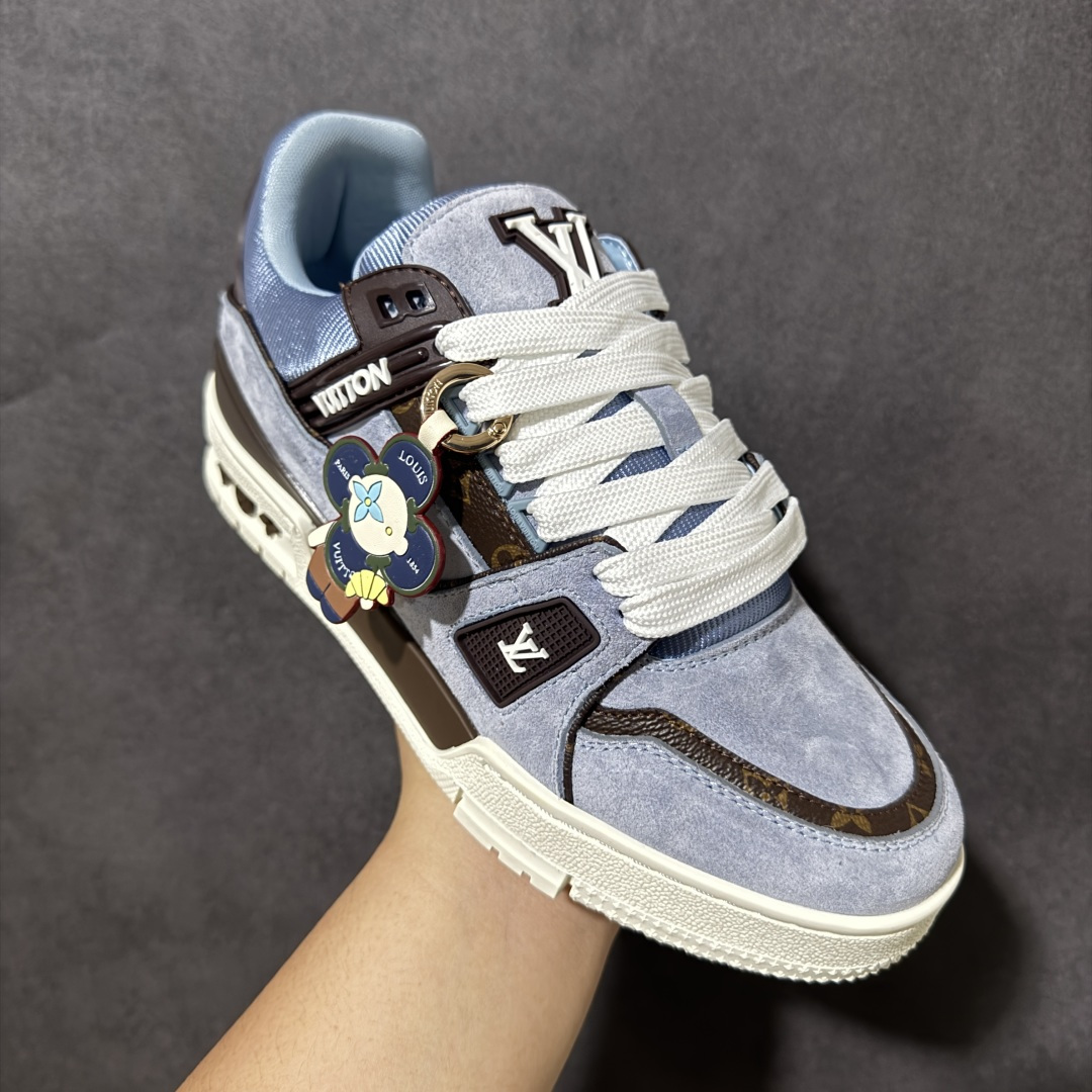 图片[3]-【纯原礼盒版】LV Trainer 2026路易威登走秀最新款 原版1：1开发复刻 做工精细 鞋面由意大利进口小牛皮拼接，侧边饰有品牌LOGO标志，进口网布垫脚➕透气网布内里，脚感超舒适 原厂特供原版TPU组合大底 套包工艺 尺码：35 36 37 38 39 40 41 42 43 44 45 46-选品中心