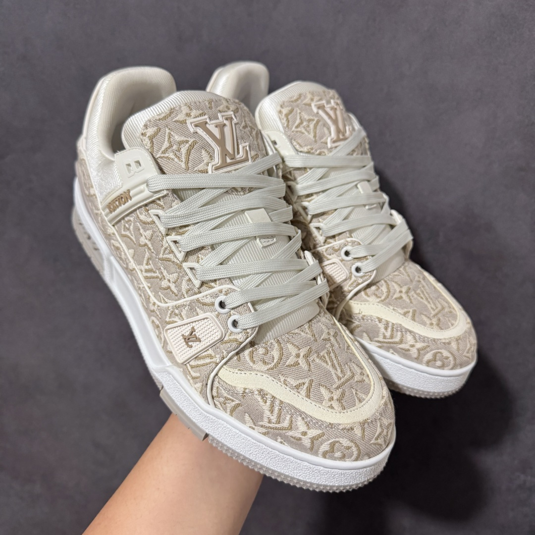 图片[6]-【纯原礼盒版】LV Trainer 2026路易威登走秀最新款 原版1：1开发复刻 做工精细 鞋面由意大利进口小牛皮拼接，侧边饰有品牌LOGO标志，进口网布垫脚➕透气网布内里，脚感超舒适 原厂特供原版TPU组合大底 套包工艺 尺码：35 36 37 38 39 40 41 42 43 44 45 46-选品中心