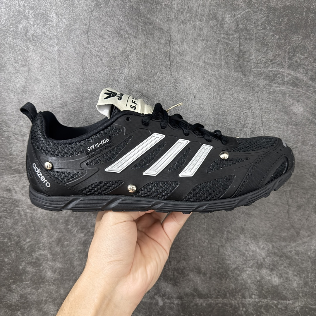 【CS纯原】原装级别 SONG FOR THE MUTE x AD 阿迪 Adizero PR SFTM-006 联名款低帮休闲鞋 HP3525 1.原鞋原楦头打造完美版型 2.原盒开发 同正品一致立体钢印 区别市面普通印刷 3.鞋垫贴合欧索莱材质 鞋垫面高频立体印刷 鞋垫底同正品一致过胶纹路 4.鞋口材质色系纹路亮度均同正品一致 5.鞋面后套高剥太空革透心灰底，同原鞋一致，区别市面黑底材质。独家原鞋操作，太空革贴合胶膜，使其在前后帮成型的过程中，与鞋面完全贴合，后跟定型完美，区别市面太空革和鞋面直接缝合 6.鞋面网布纹路，网孔，克重，颜色等均按原鞋同步开发，区别市面不正确网孔纹路，不正确颜色 7.市面唯一跟原鞋同步，采用前帮+后帮成型工艺，真正把中底板和鞋面完全贴合，使鞋面和鞋底牢固贴合，不易开胶脱底。区别市面拉帮中底或在拉帮中底上面再简单覆盖中底板，以假充正 8.独家私模 鞋底同原鞋一致，采用MD和RB组合而成。SFTM-006 这款联名跑步鞋，属于薄底跑步鞋，所以MD需要一定的硬度支撑穿着者，才能保证运动的时候脚感舒适。区别市面一体描漆大底，以及把MD打软的错误操作 9.市面唯一跟原鞋同步，采用前帮+后帮成型工艺，真正把中底板和鞋面完全贴合，使鞋面和鞋底牢固贴合，不易开胶脱底。区别市面拉帮中底或在拉帮中底上面再简单覆盖中底板，以假充正 尺码：36 36.5 37 38 38.5 39 40 40.5 41 42 42.5 43 44 44.5 45-选品中心
